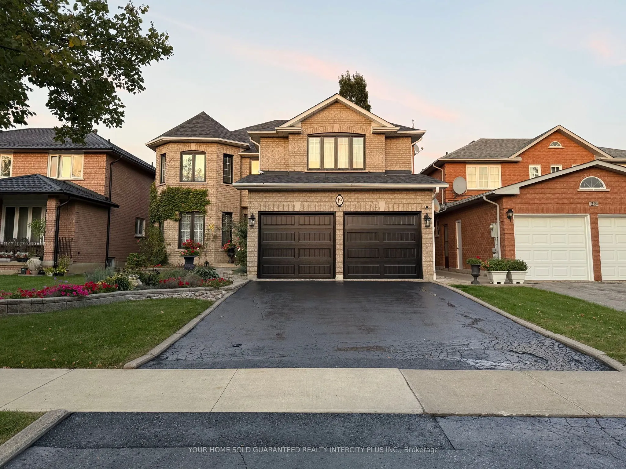 Detached Home For Sale | N13683364