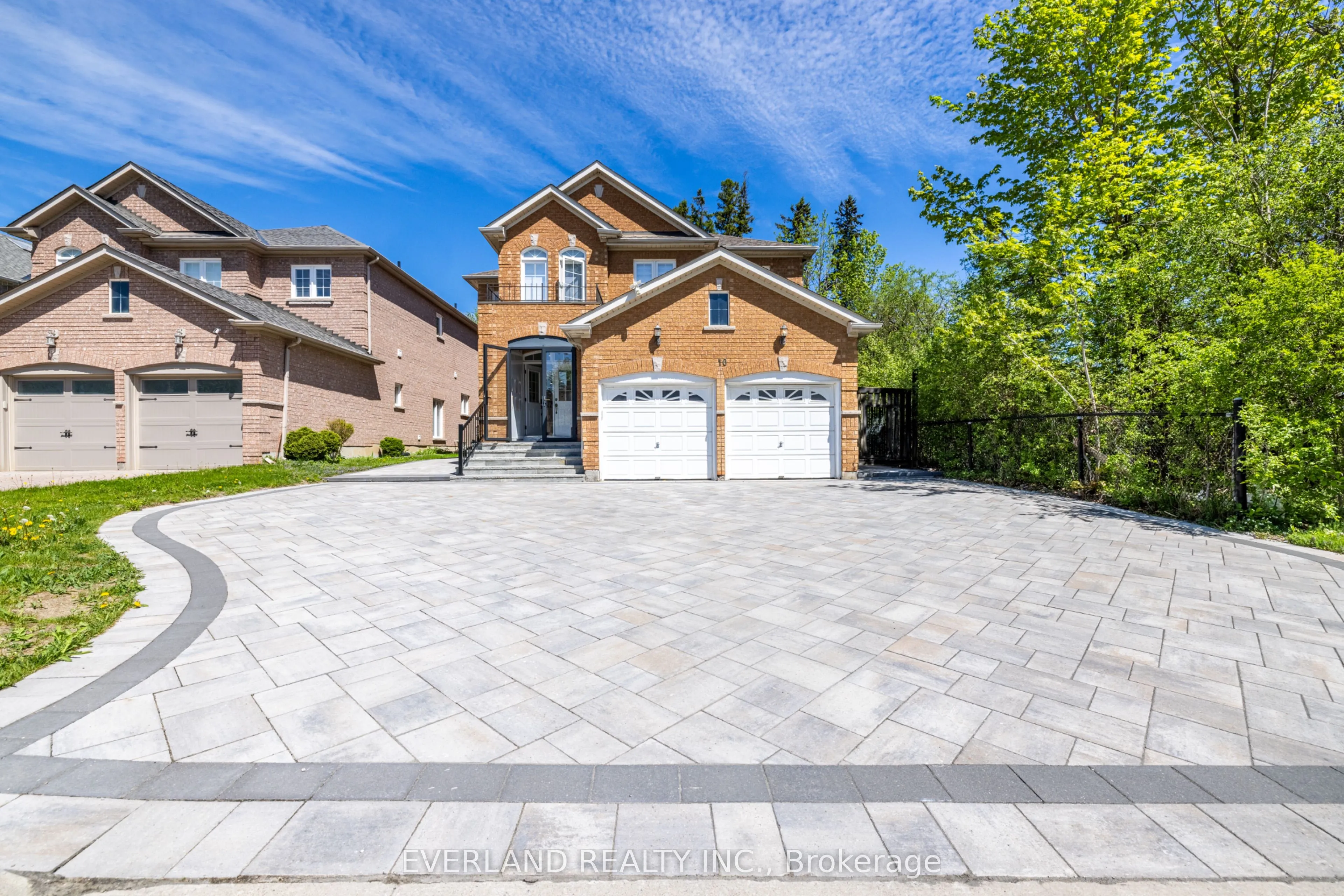 Detached Home For Sale | N13683576