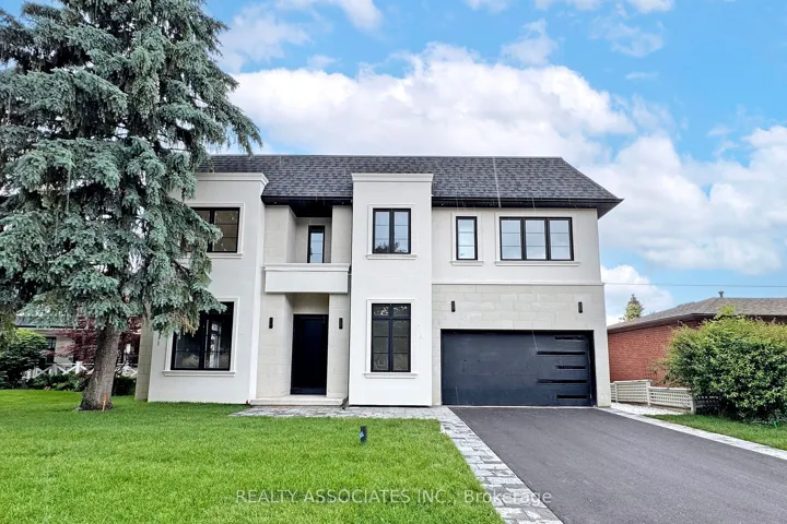 32 Cossar Avenue, Aurora, ON L4G 3N8