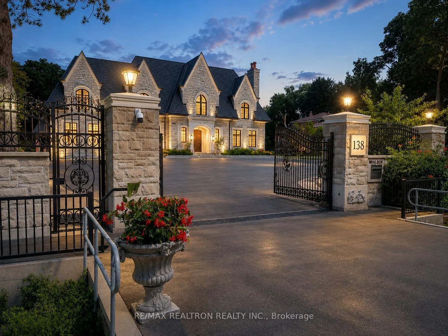 Detached Home For Lease | N13699158