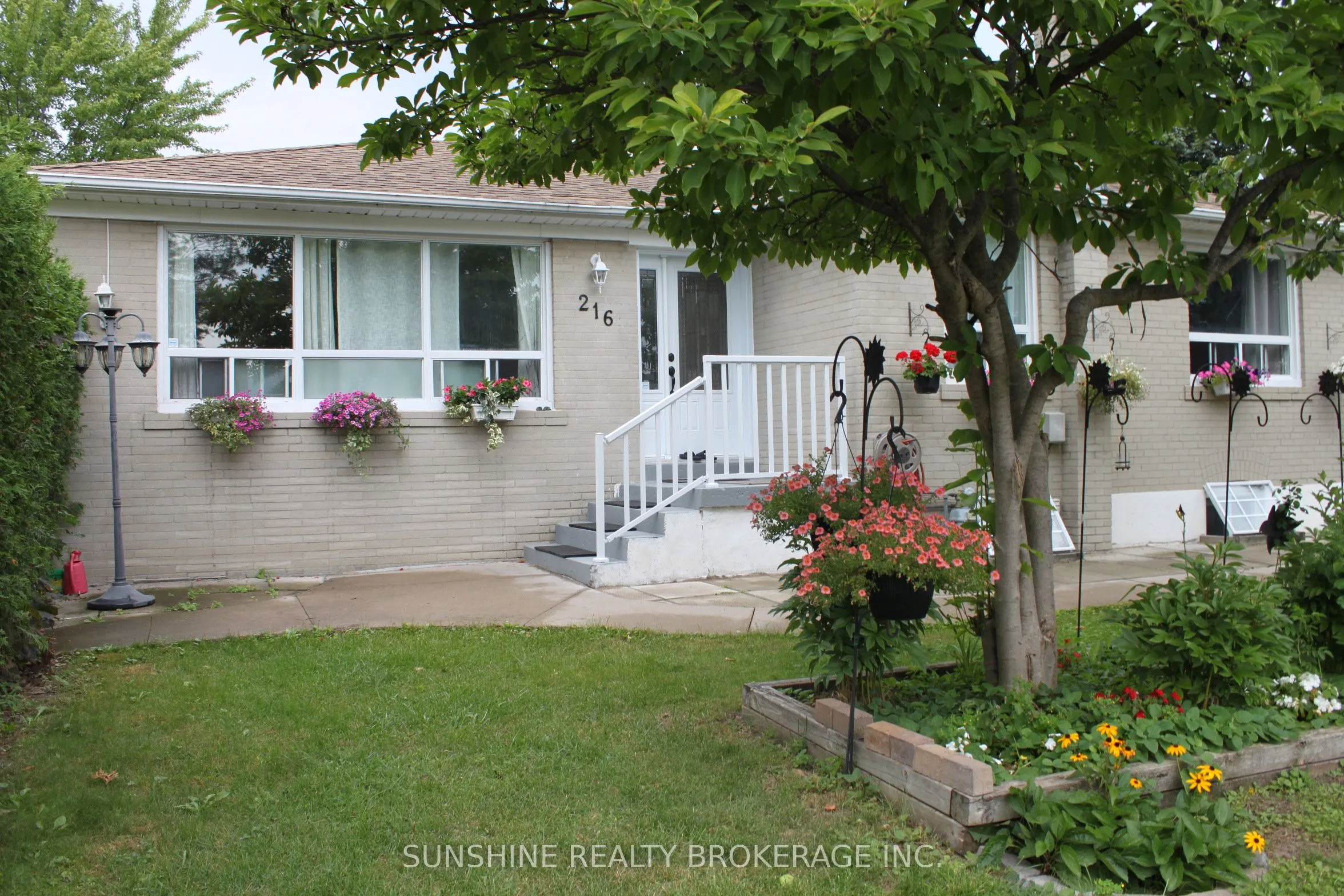 Detached Home For Lease | N13699696