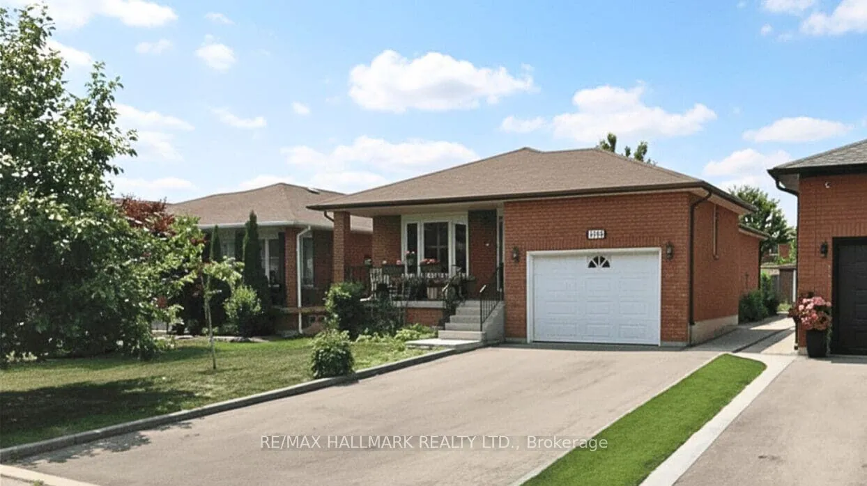 Detached Home For Lease | N13700432