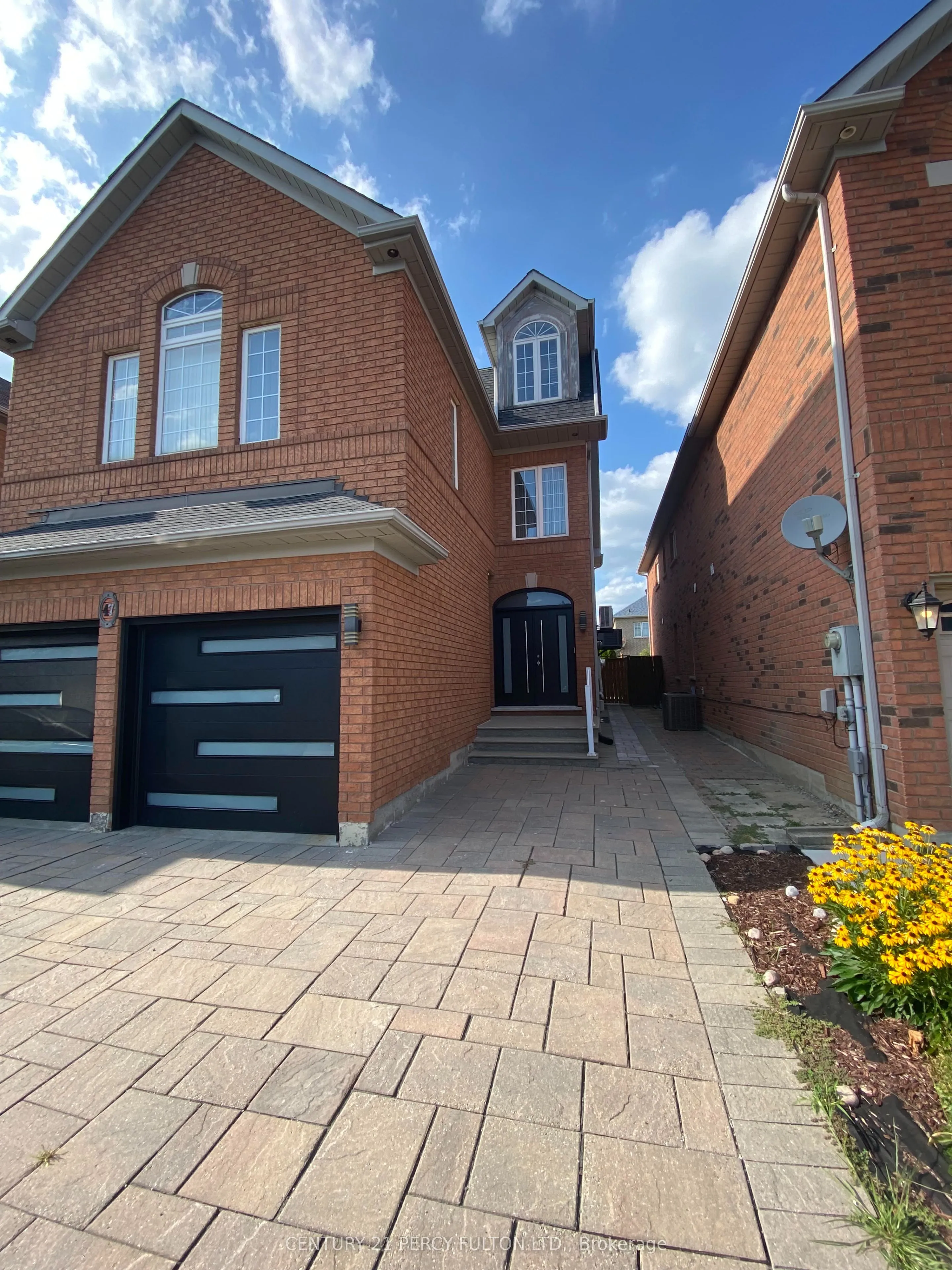 Detached Home For Lease | N13701638