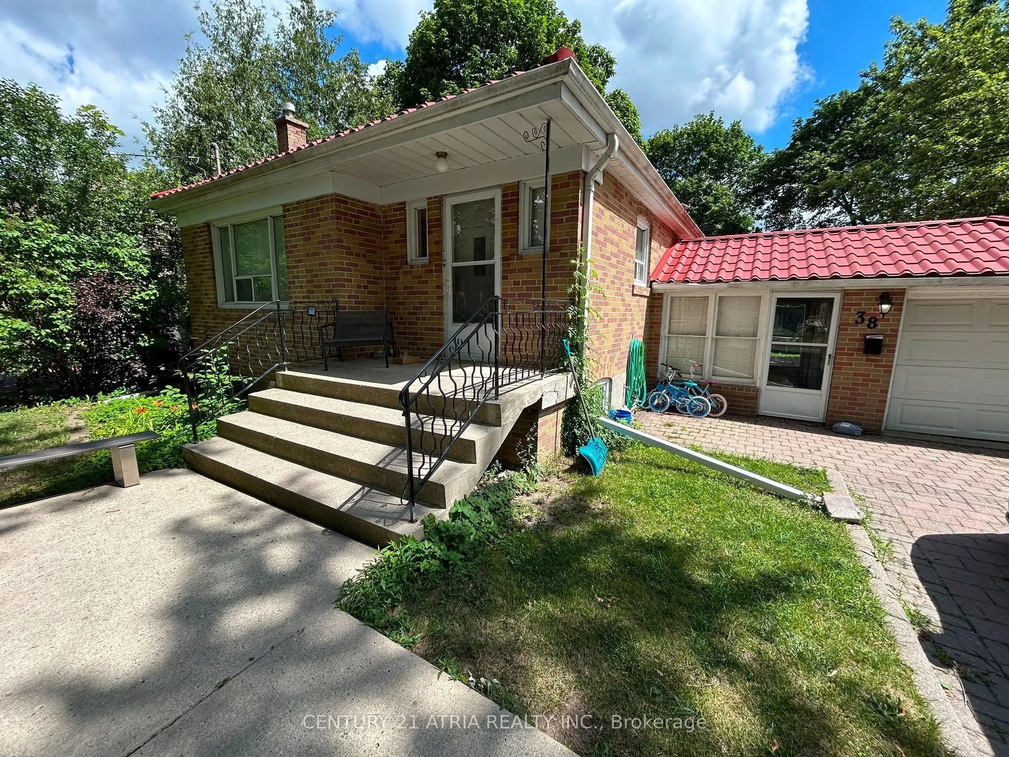 Detached Home For Lease | N13702462