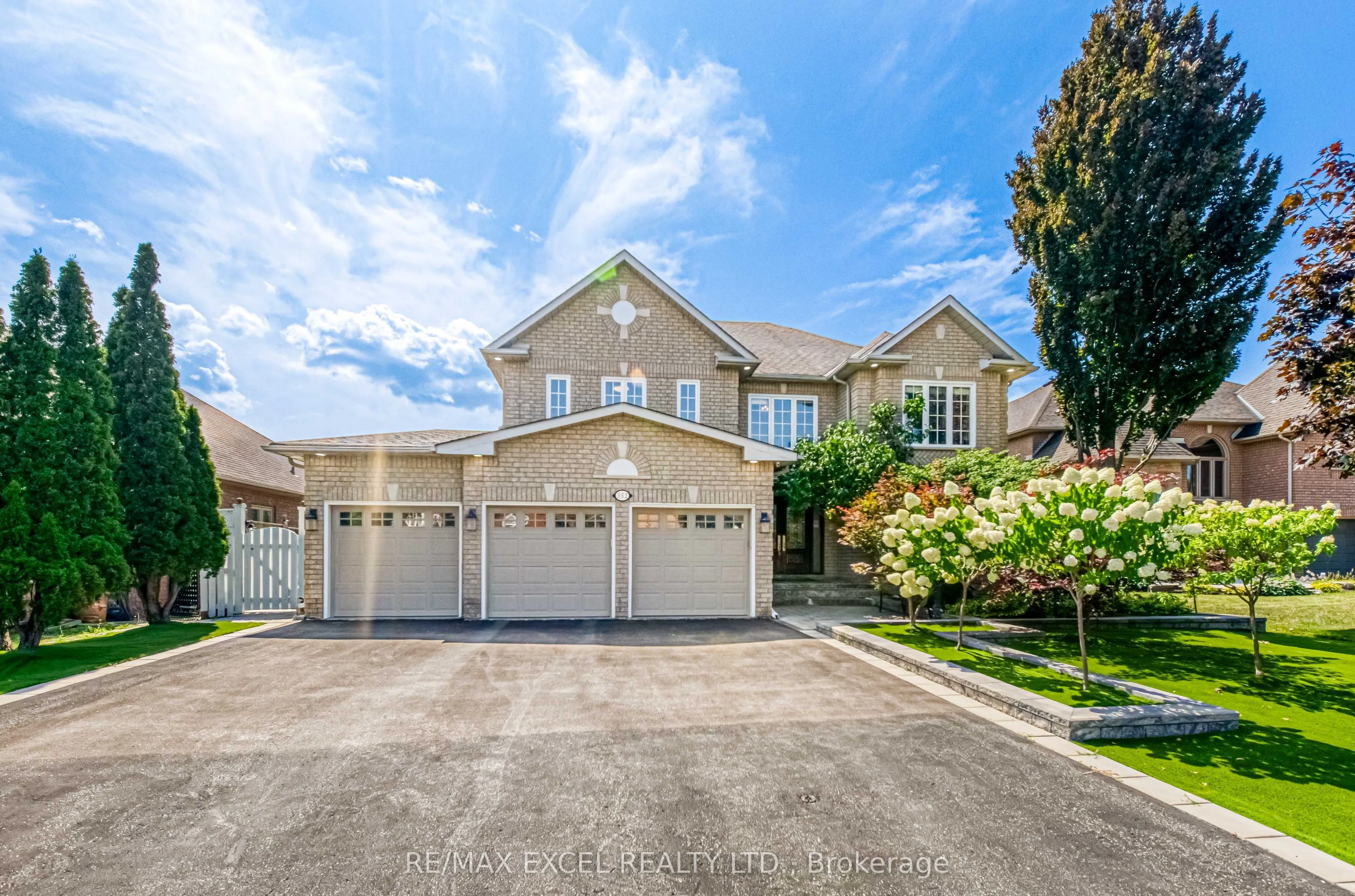 Detached Home For Sale | N13702536