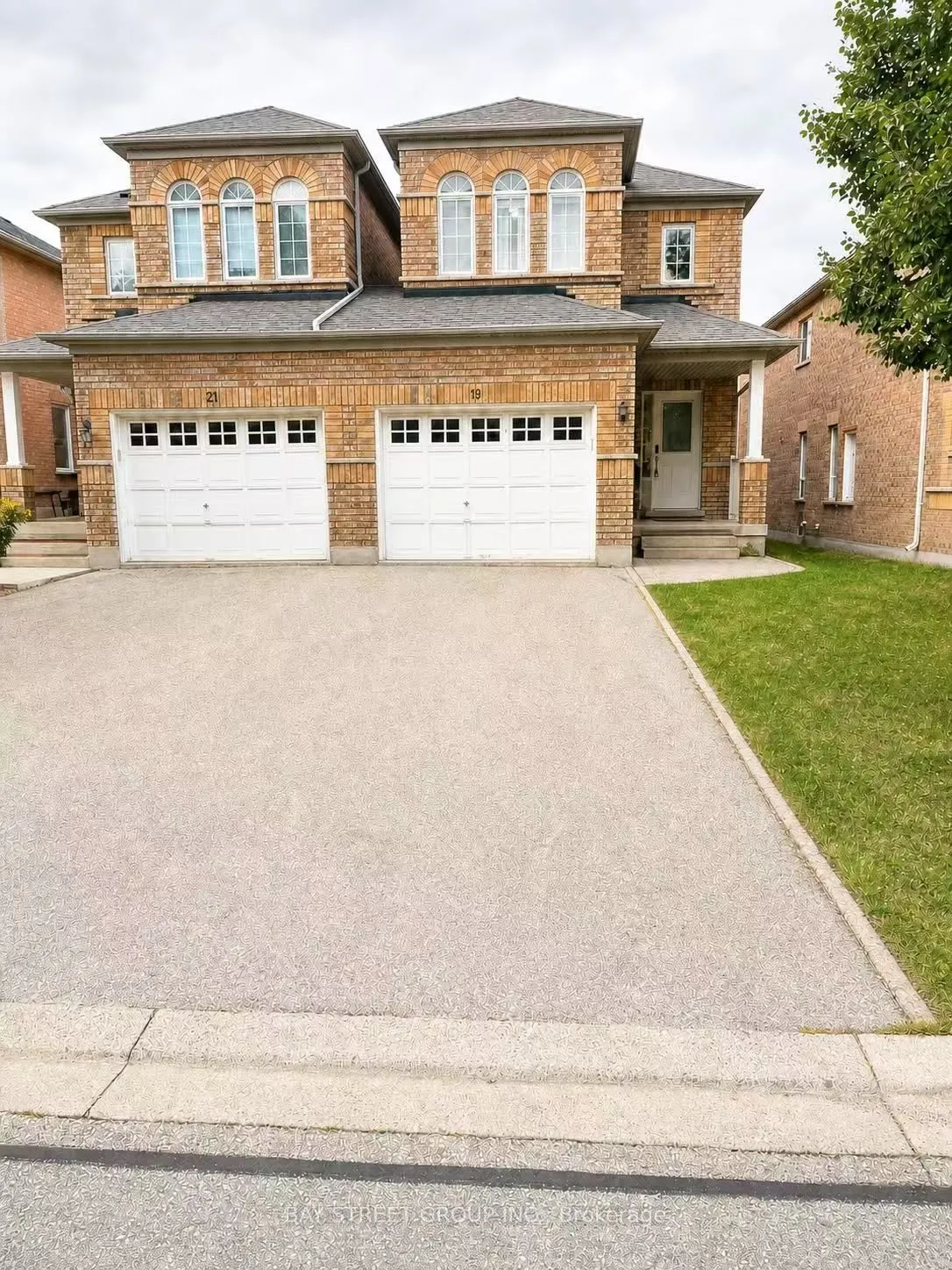 Semi-Detached Home For Lease | N13702936