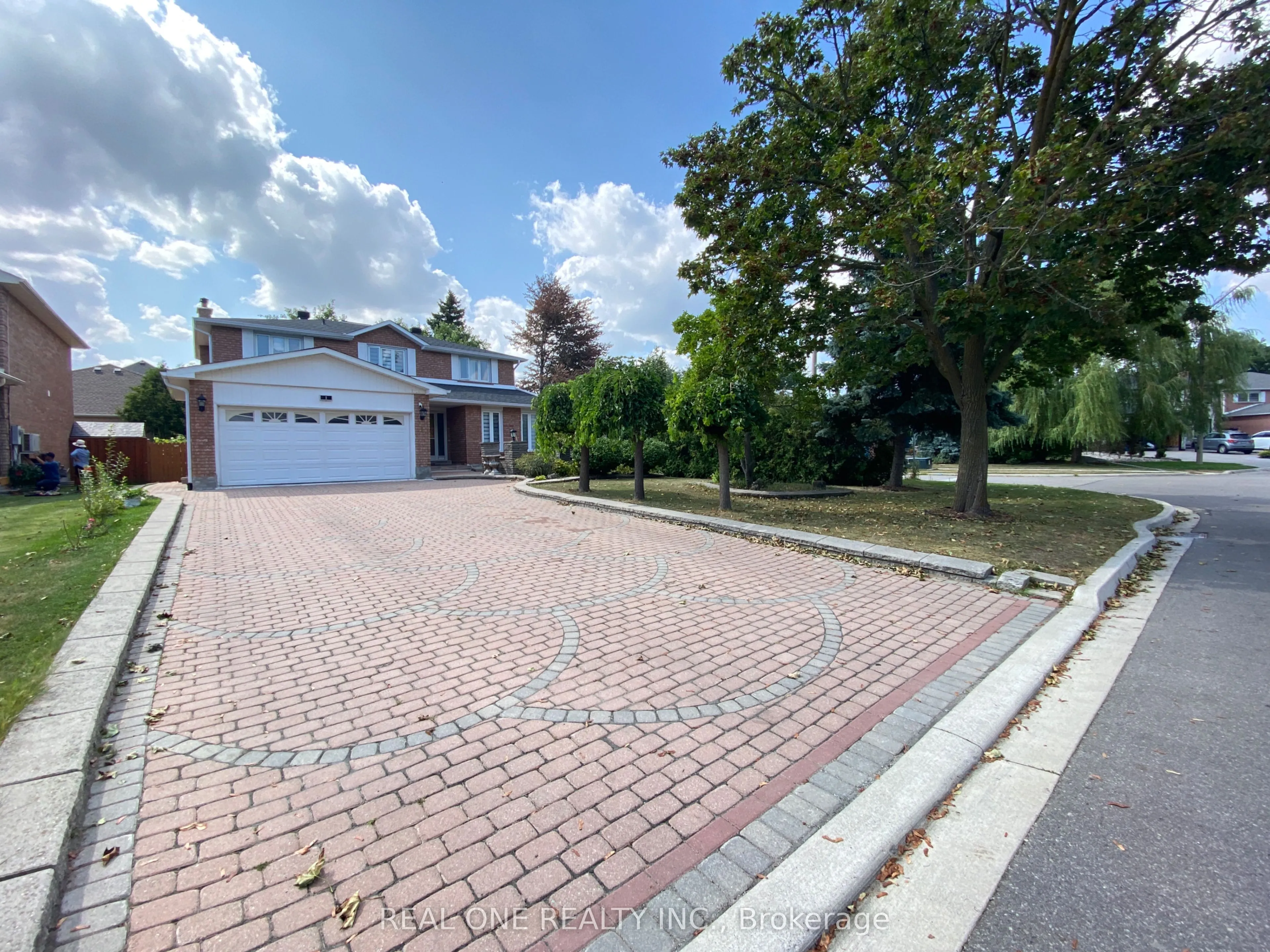 Detached Home For Lease | N13705084
