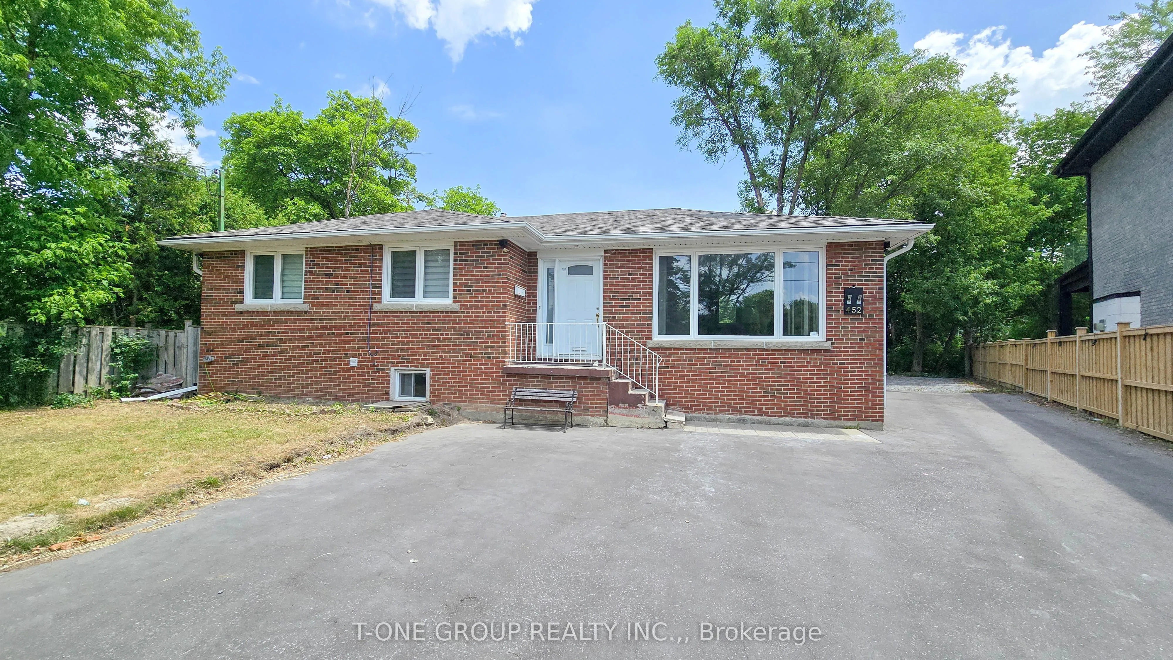 Detached Home For Lease | N13706002