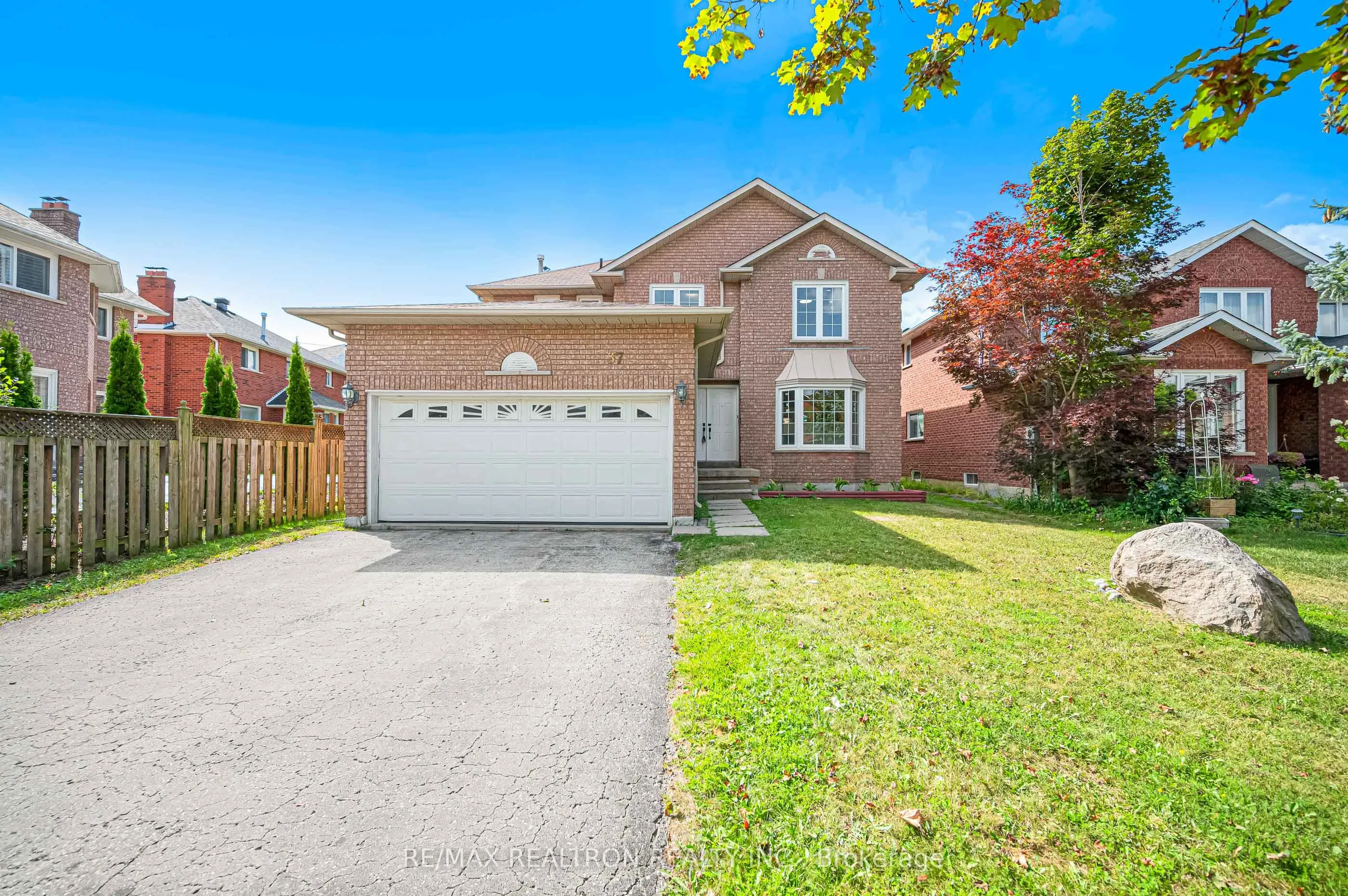 Detached Home For Sale | N13707040