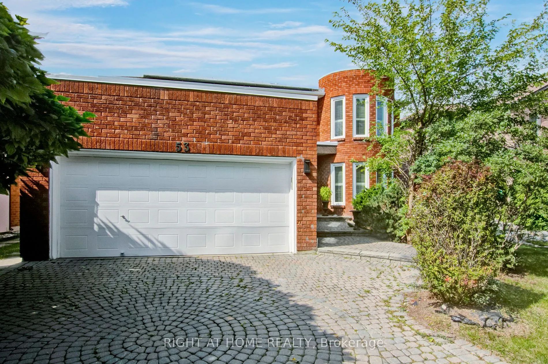 Detached Home For Lease | N13707700