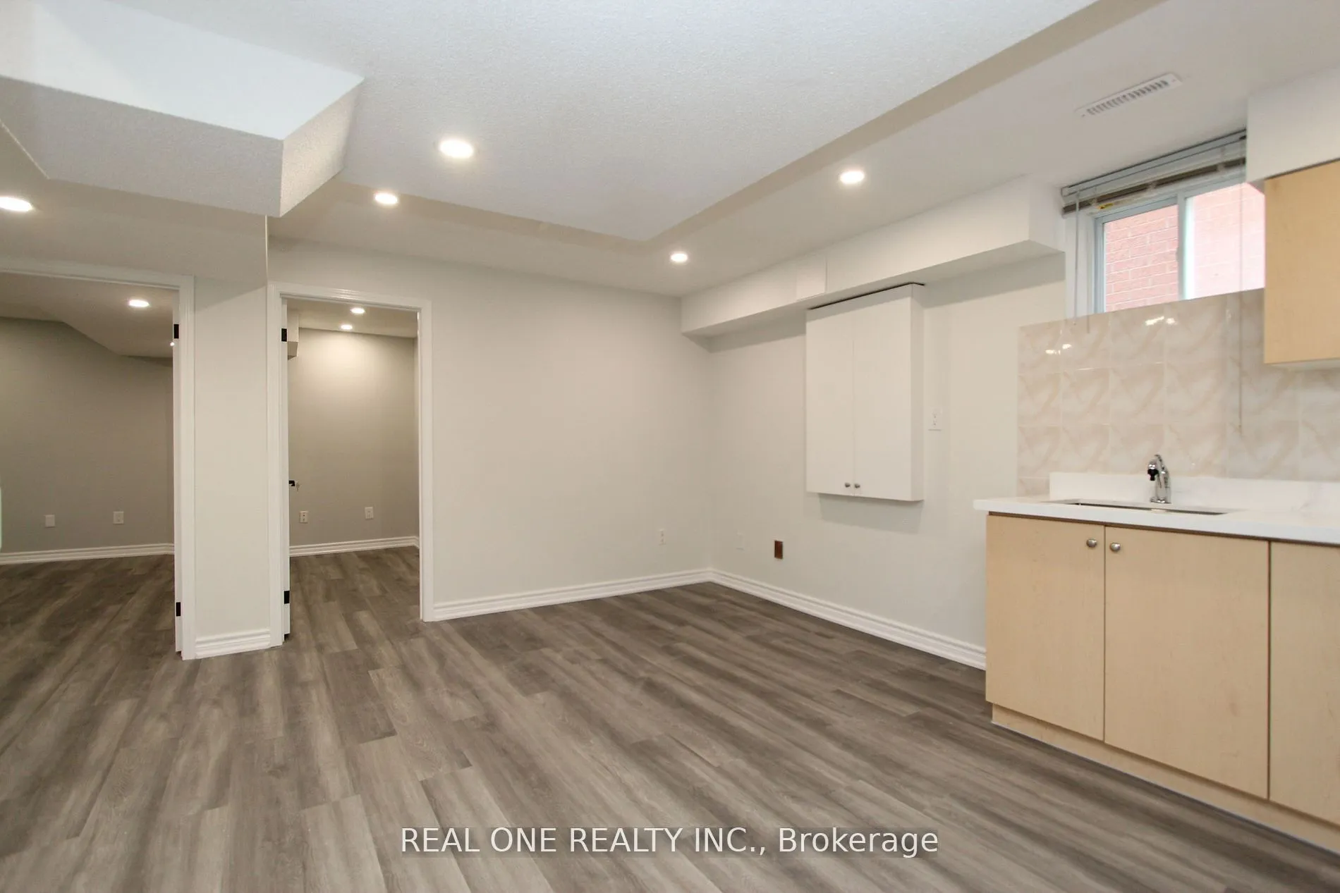 Detached Home For Lease | N13708816