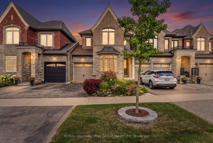 Exterior Front/ Driveway / Garage