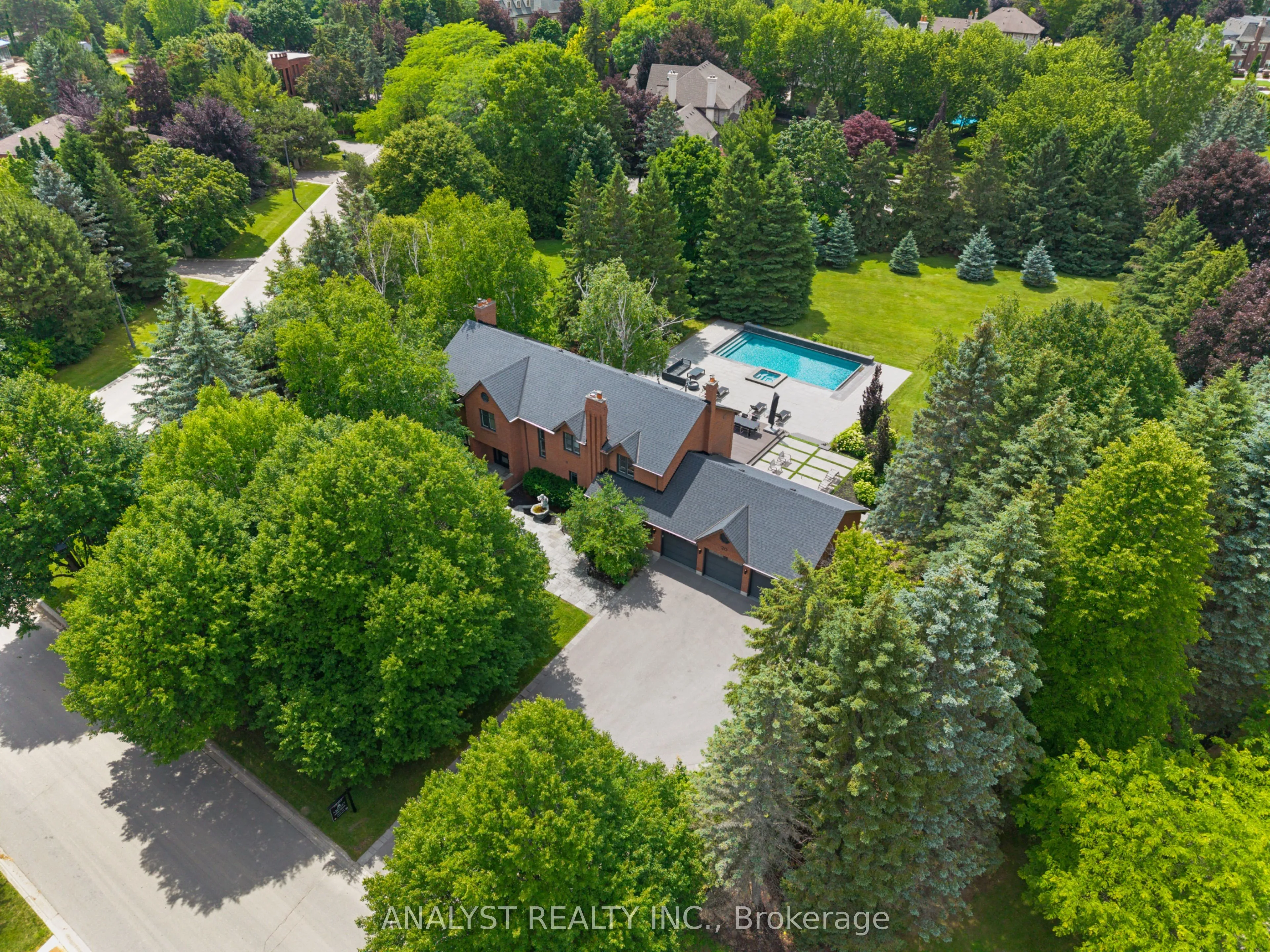 Detached Home For Sale | N13712540