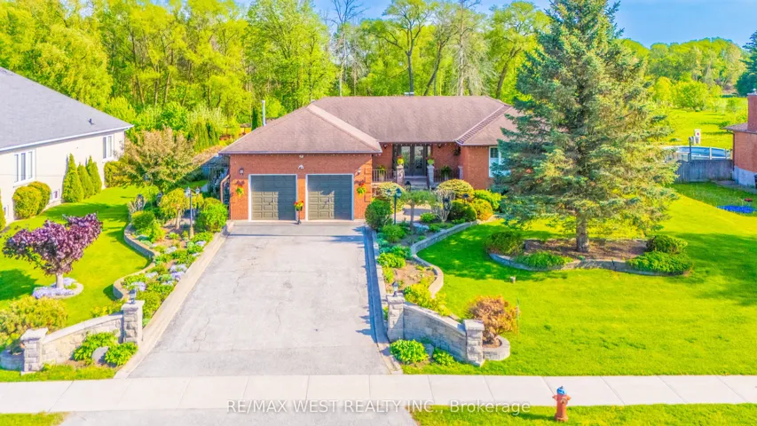 Custom-Built Bungalow backing onto conservation