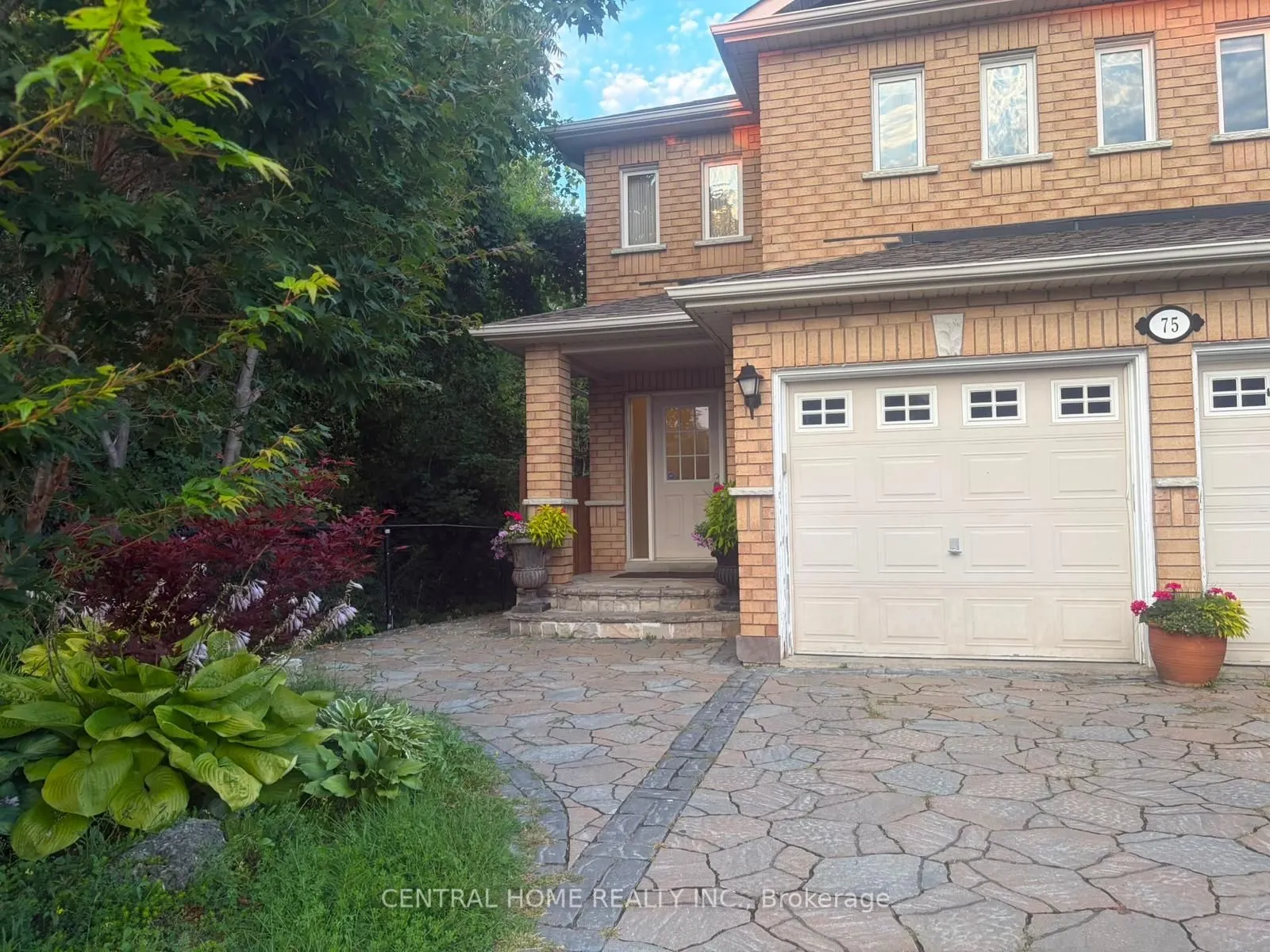Detached Home For Lease | N13717750