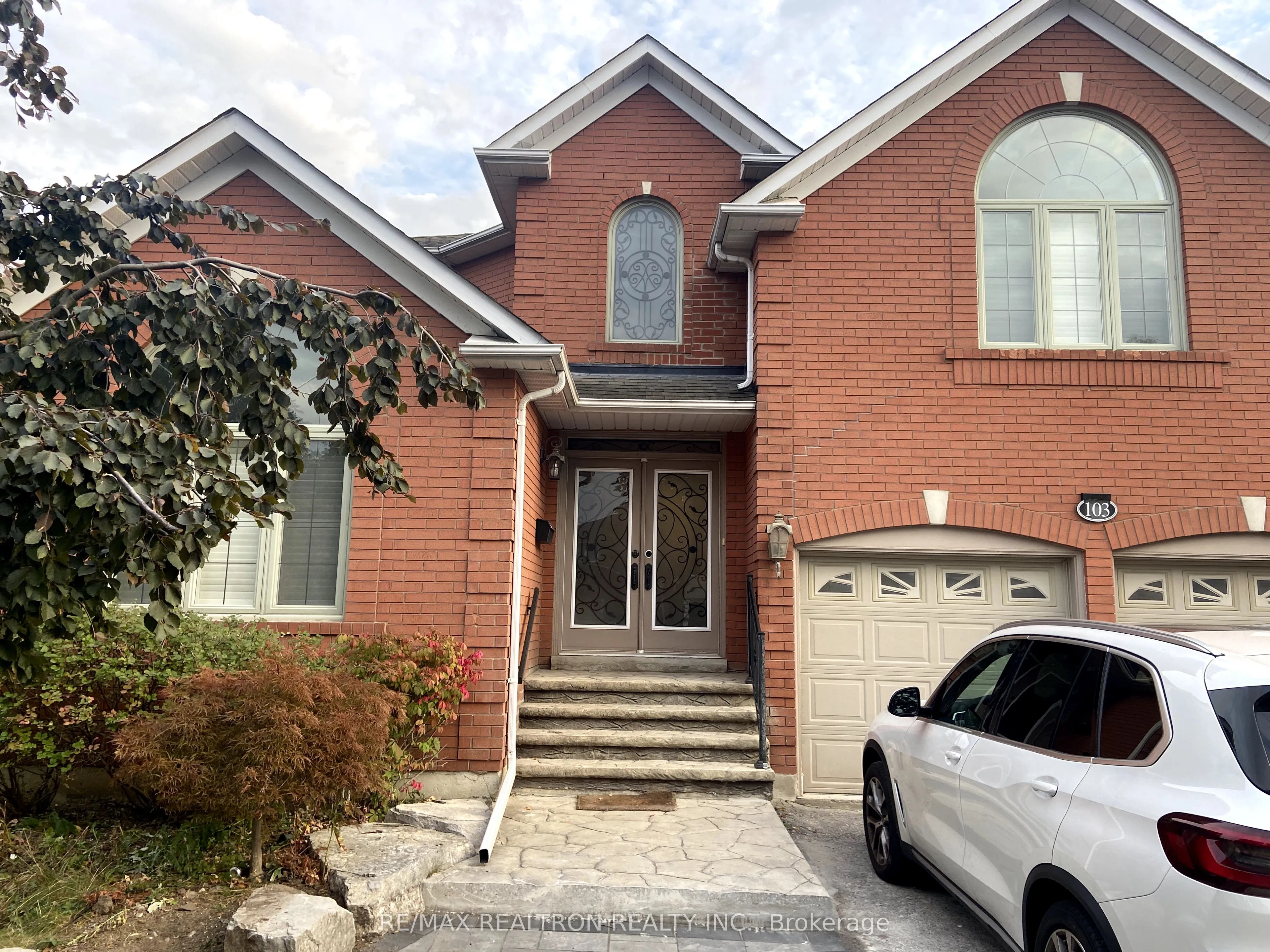 Detached Home For Lease | N13718366