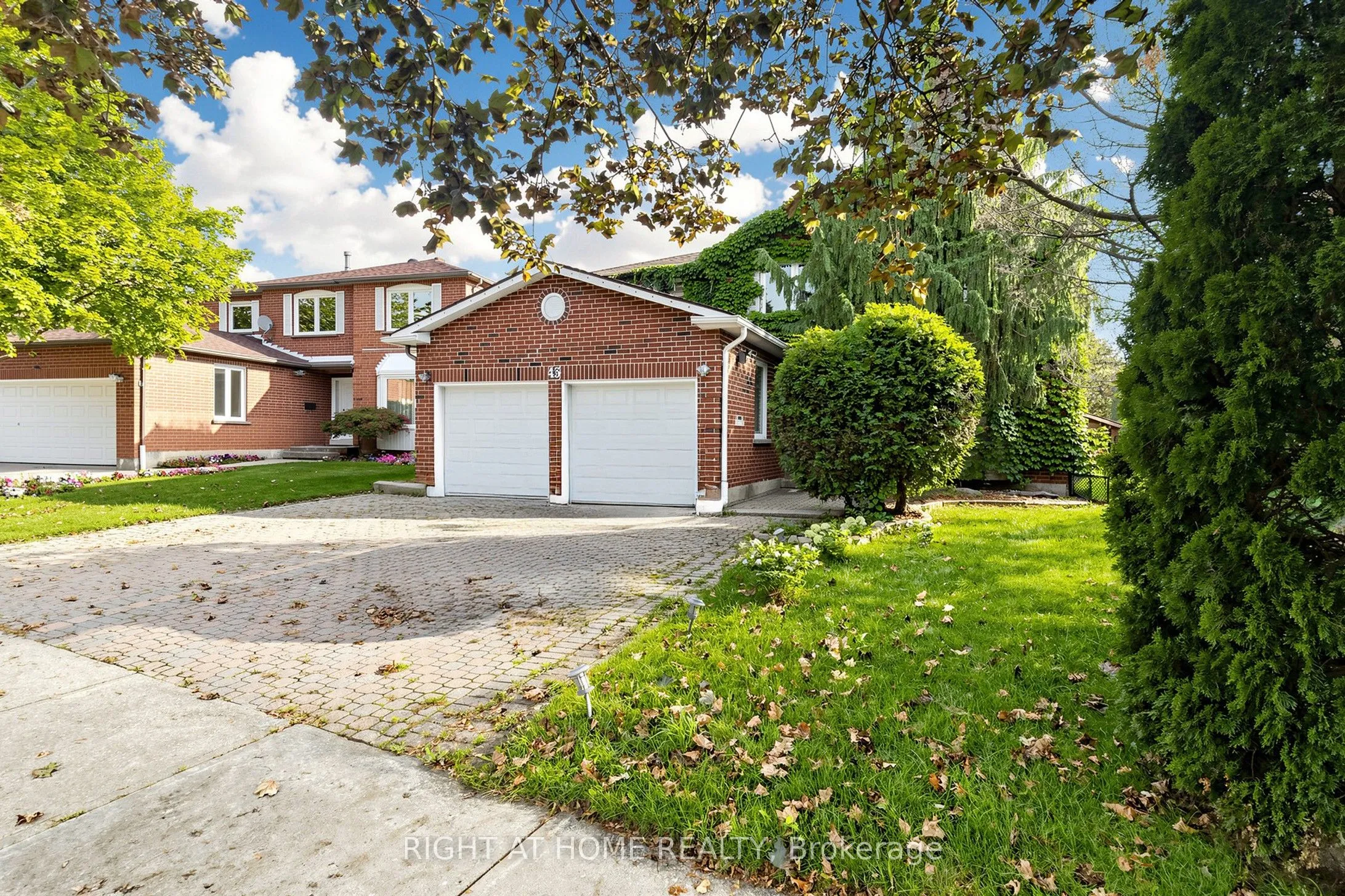 Detached Home For Sale | N13720842