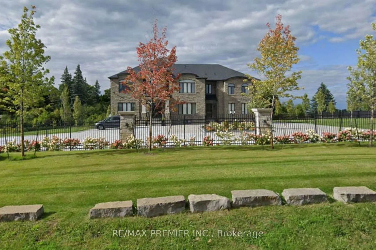 Detached Home For Sale | N13722132