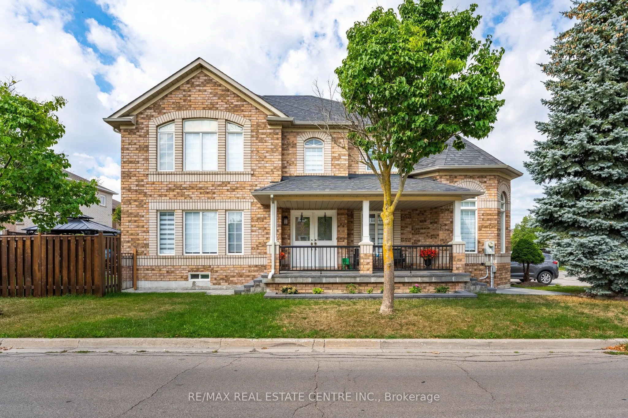 Detached Home For Lease | N13723290