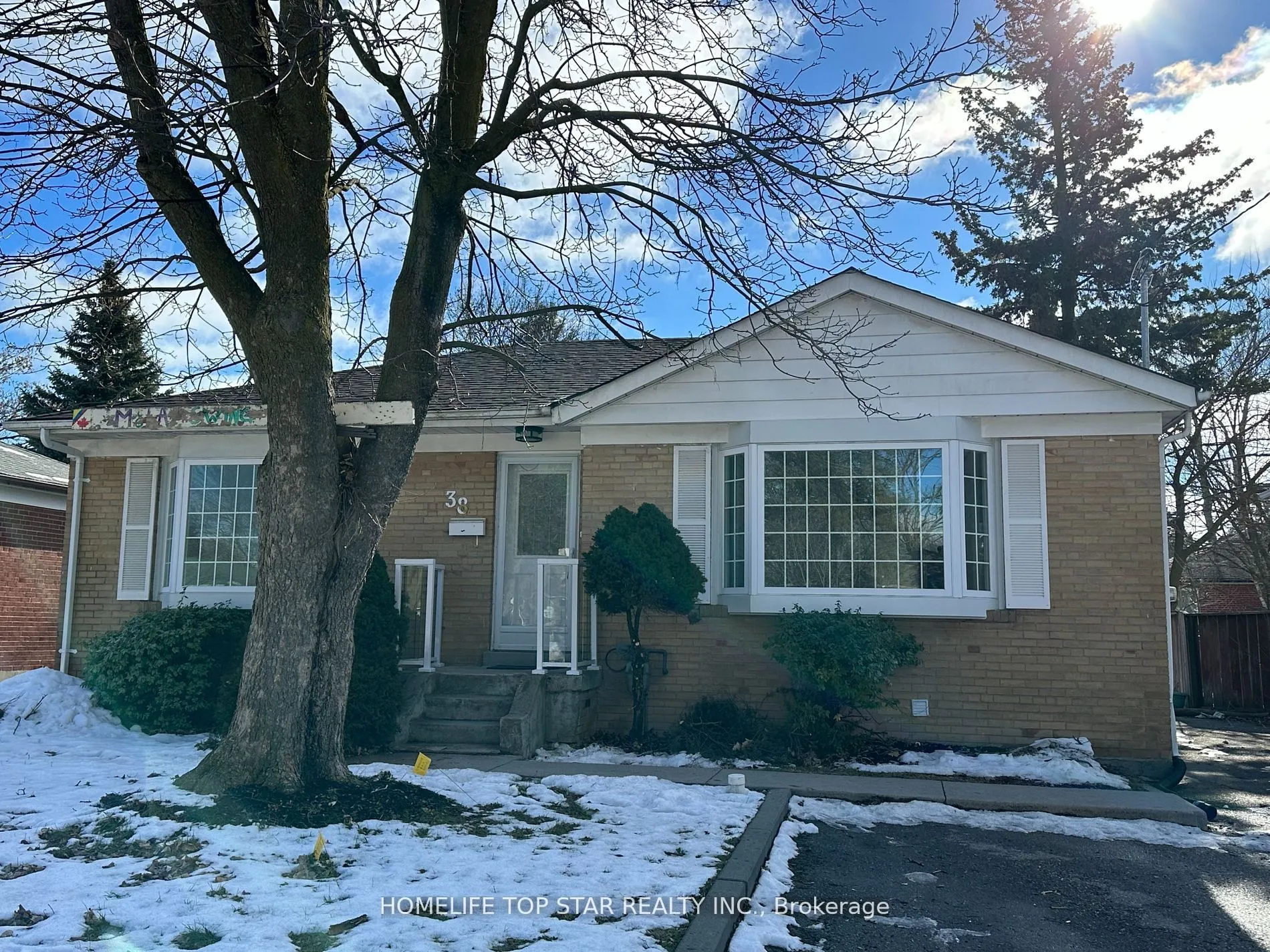 Detached Home For Lease | N13723386