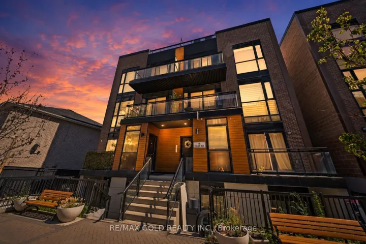 18 Coles Avenue, Vaughan, ON L4L 1L9