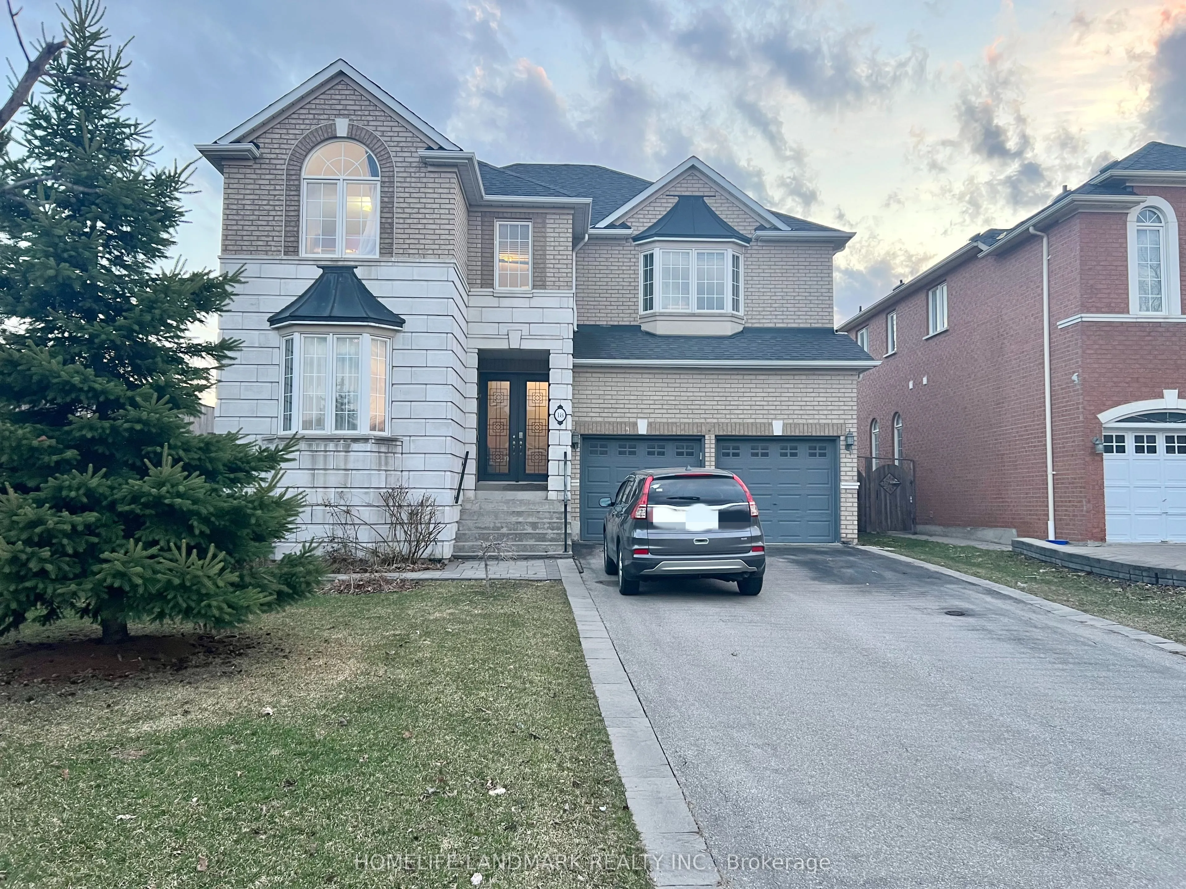 Detached Home For Lease | N13725736