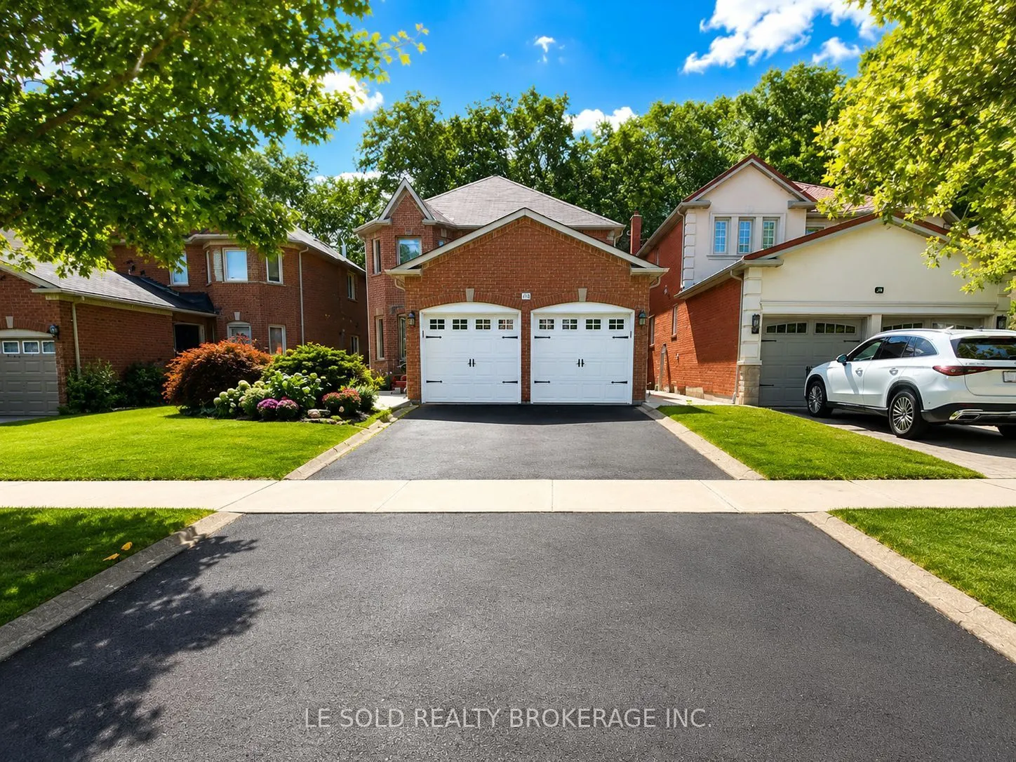 Detached Home For Sale | N13725812
