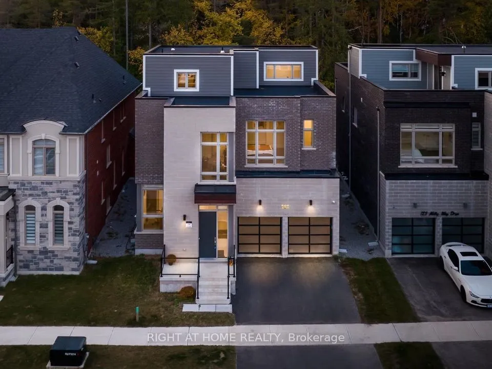 Detached Home For Sale | N13729320