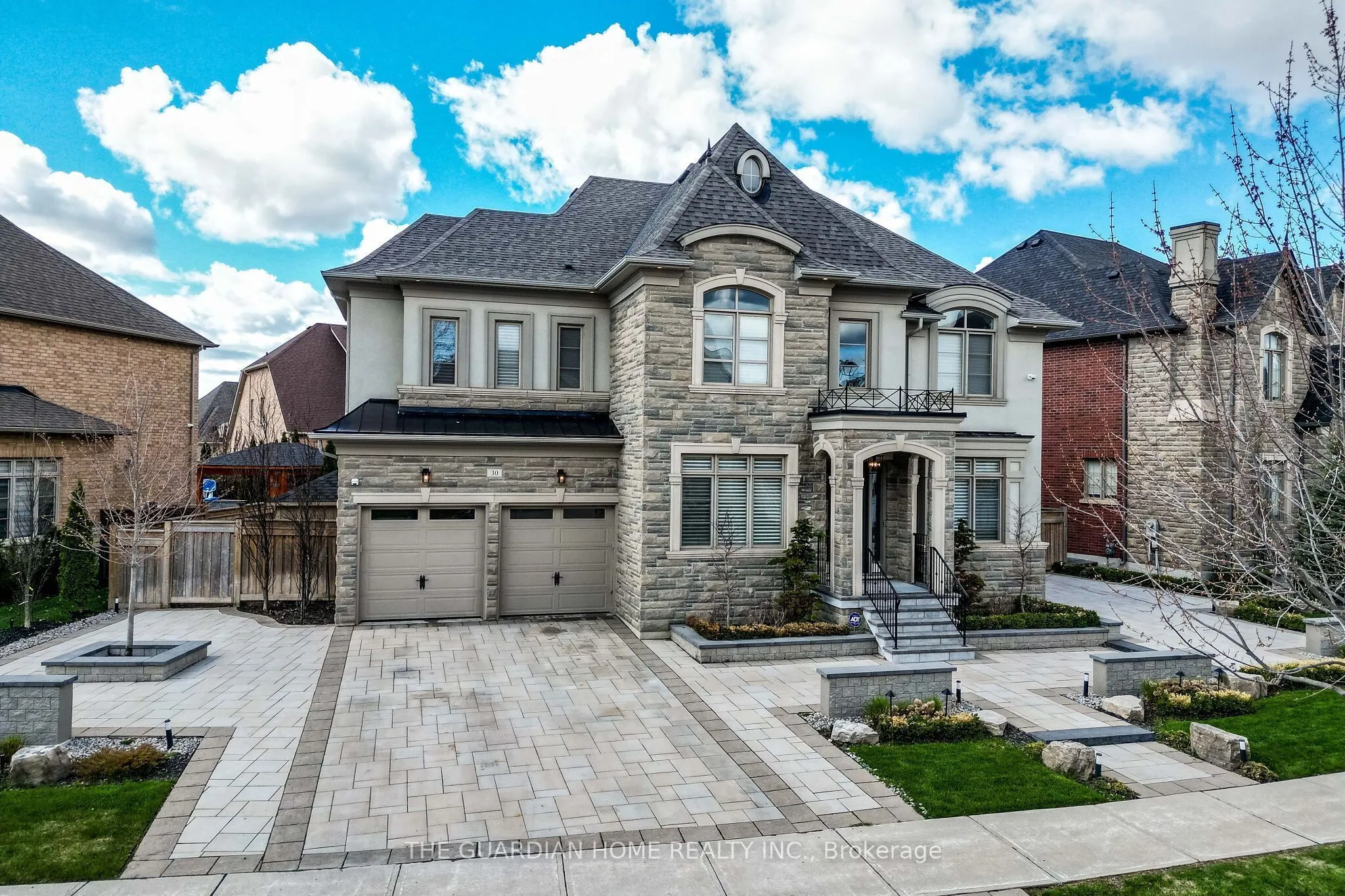 Detached Home For Sale | N13732114