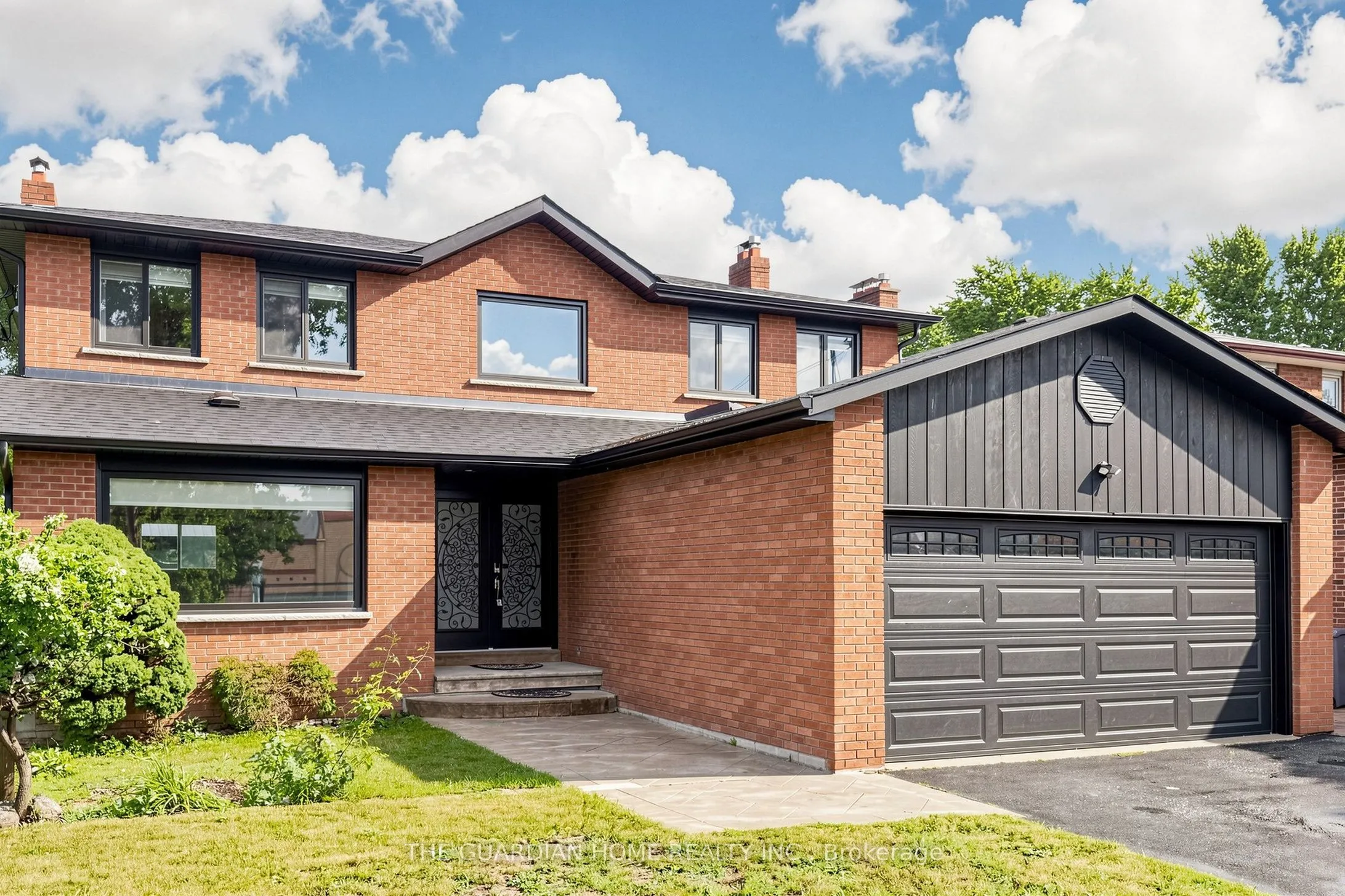 Detached Home For Sale | N13732970