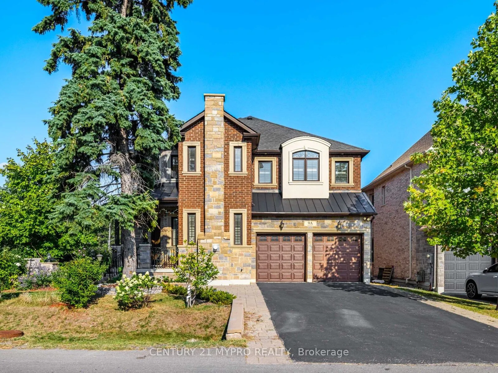 Detached Home For Sale | N13733698
