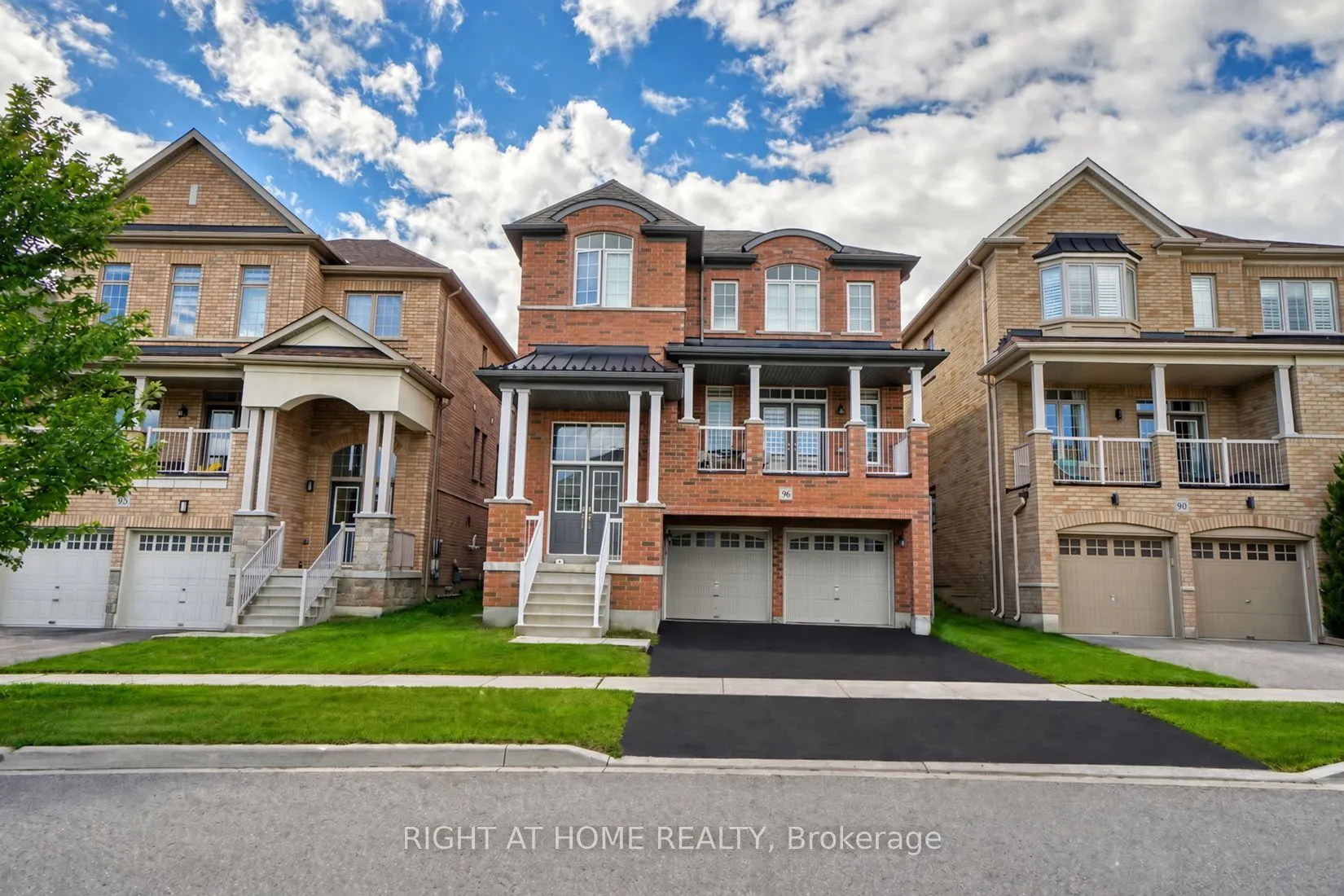 Detached Home For Sale | N13735306