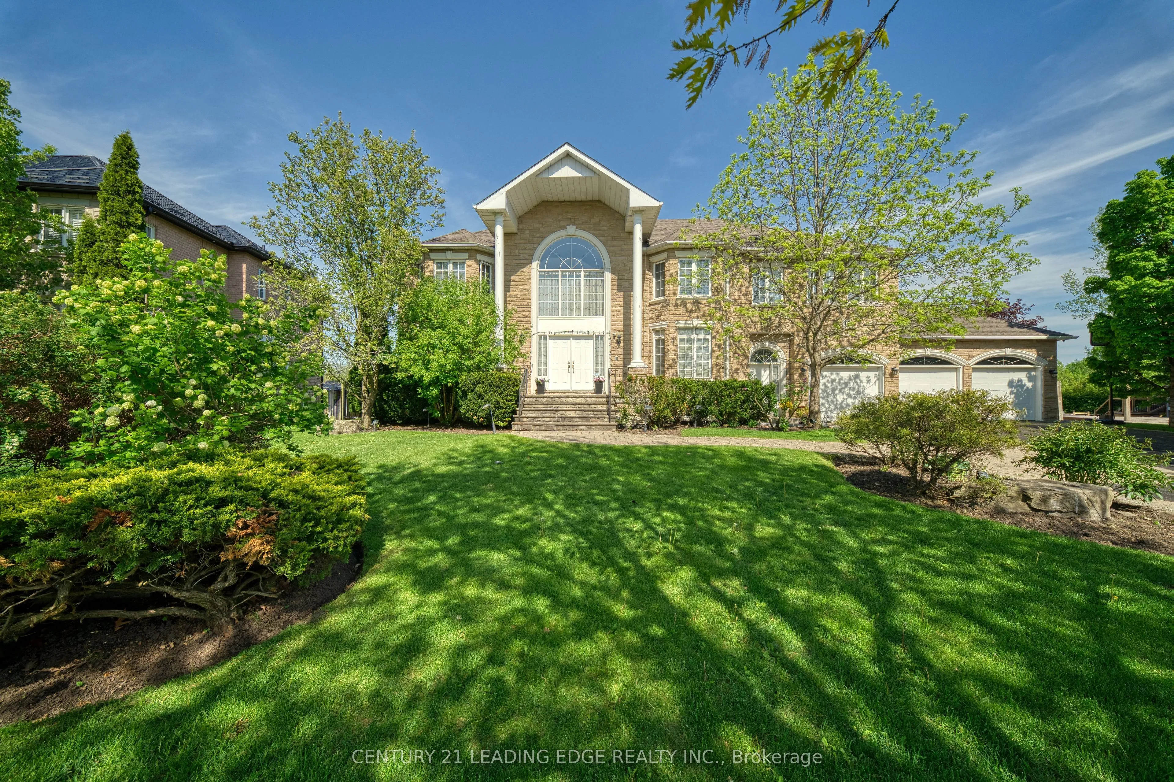 Detached Home For Sale | N13735470