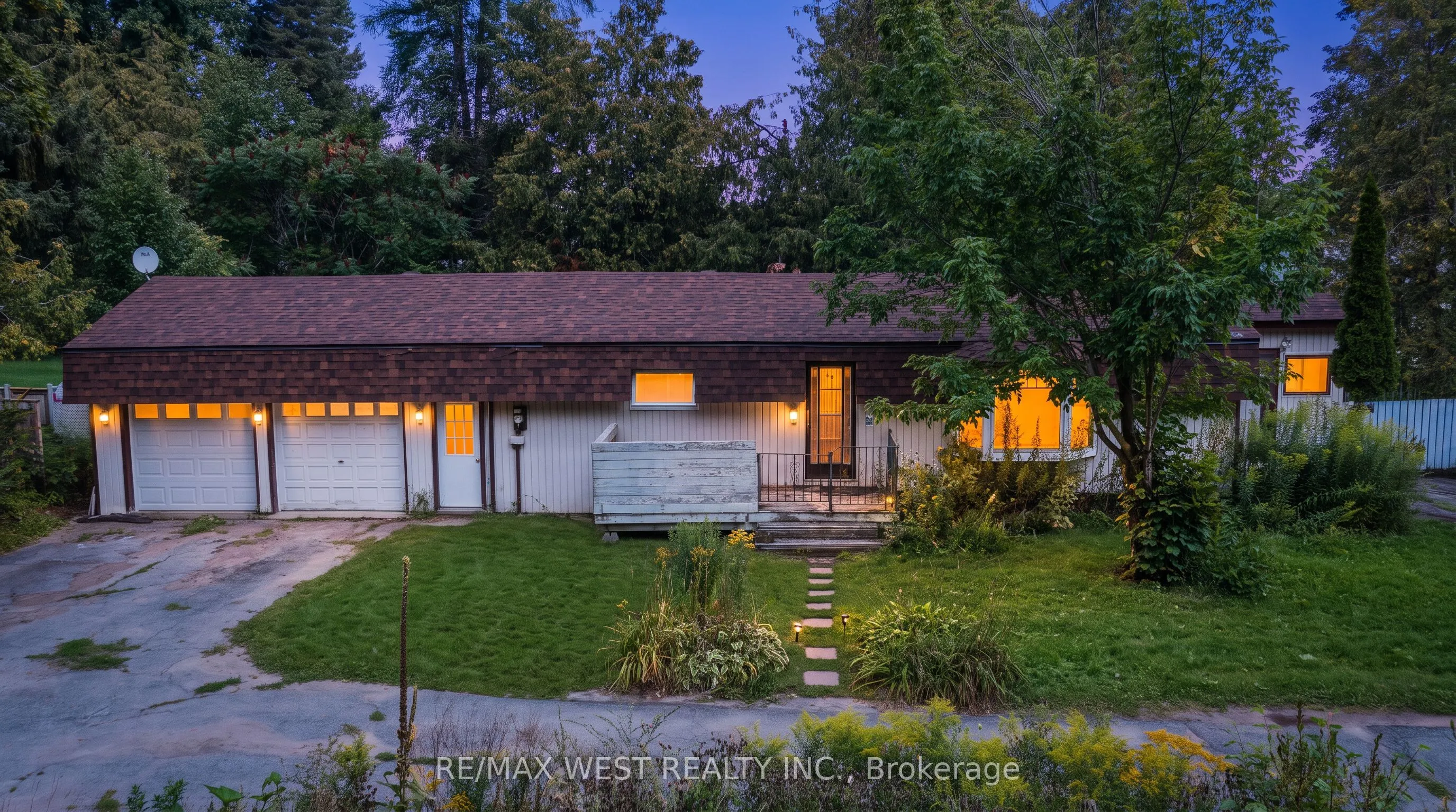 Detached Home For Sale | N13736110