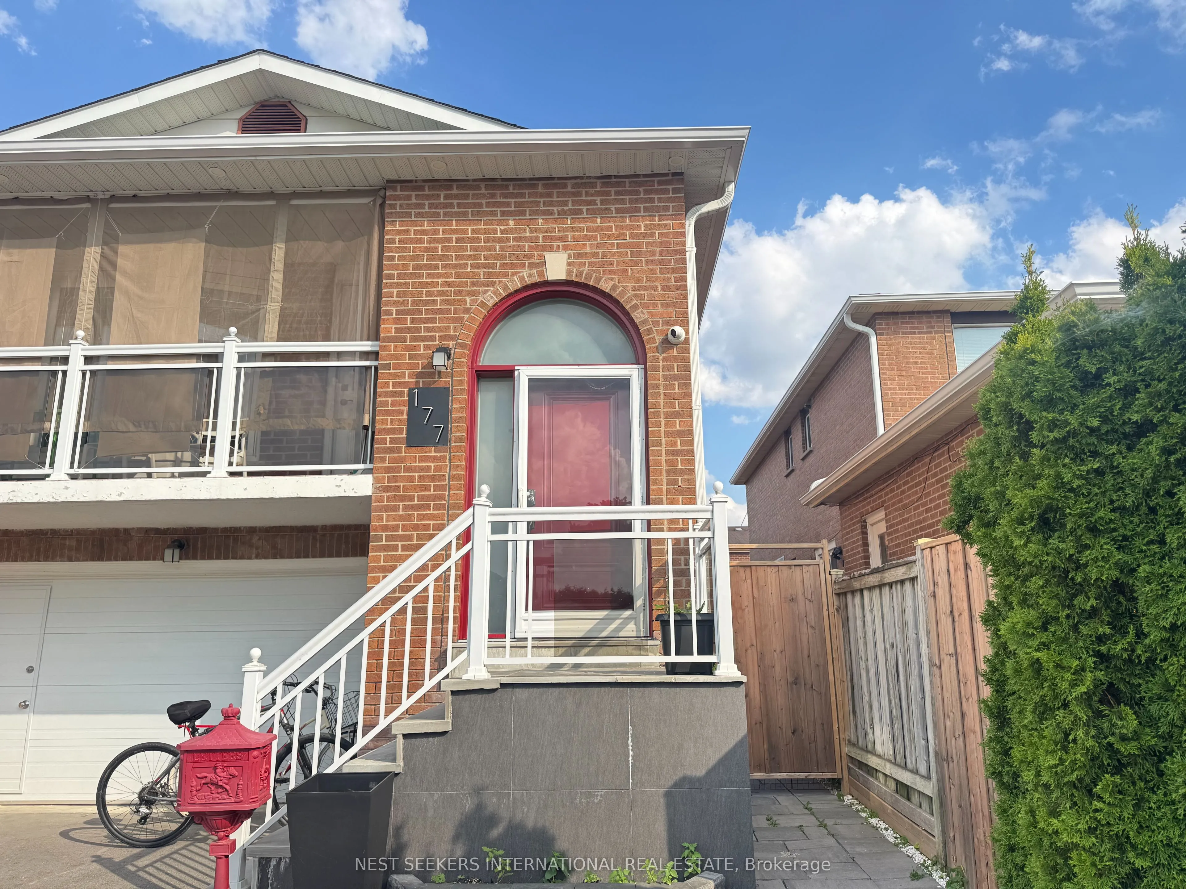 Detached Home For Lease | N13736134