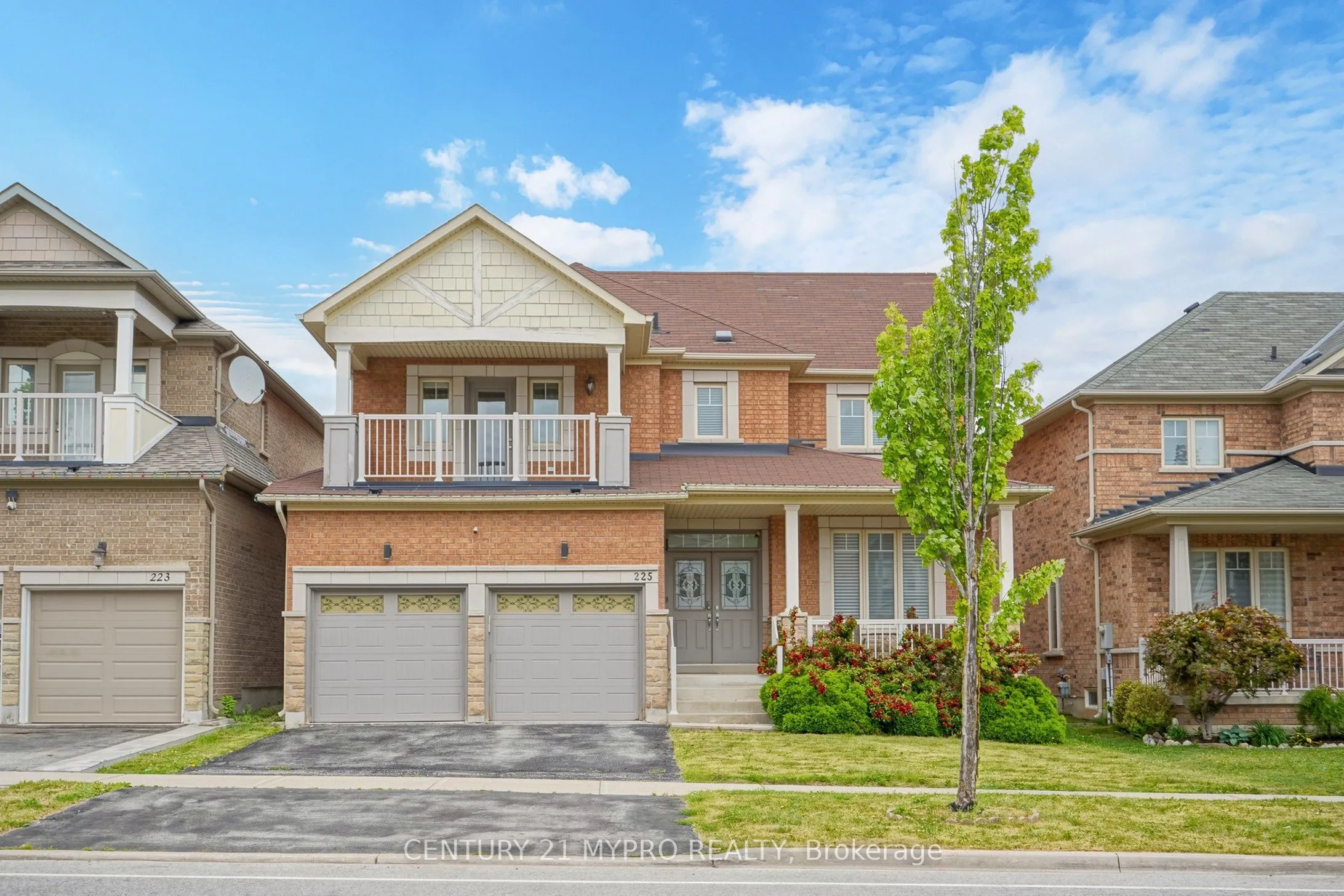 Detached Home For Sale | N13737920