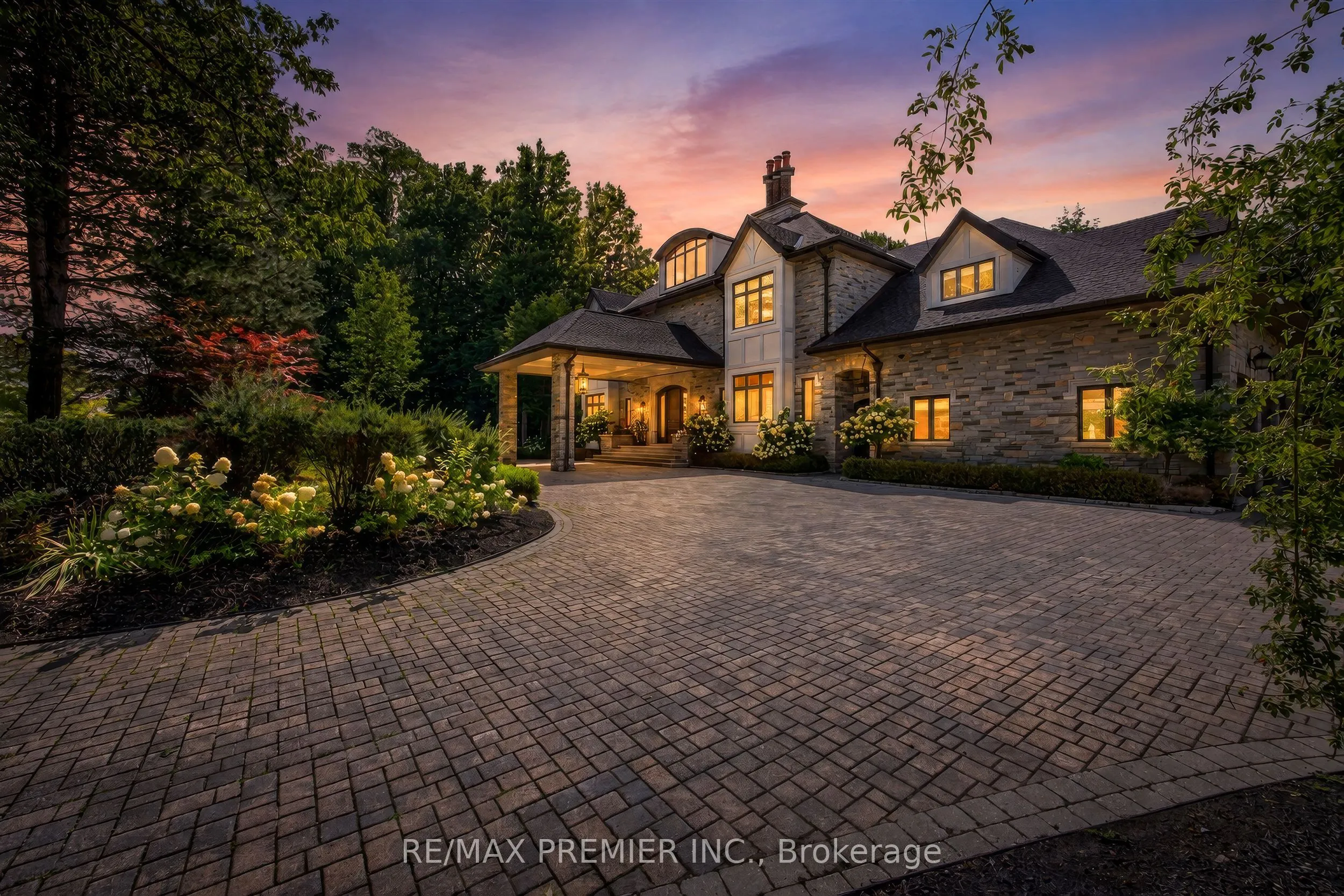 Detached Home For Sale | N13738870