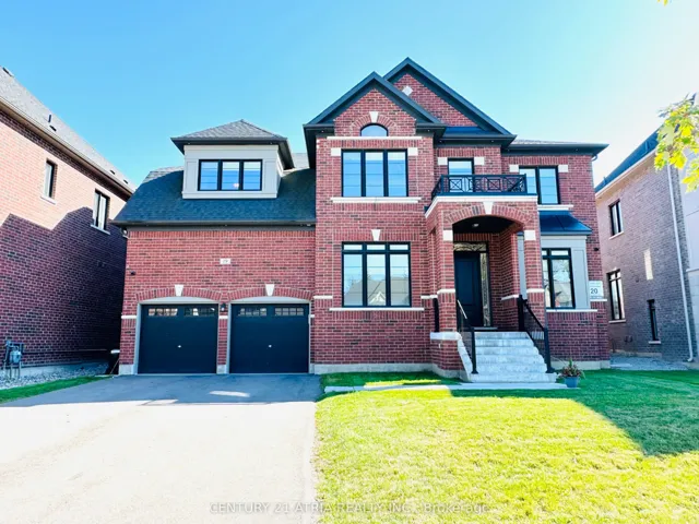 HUGE LOT AND NO SIDEWALK