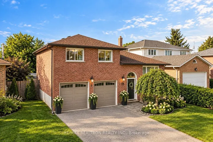 Welcome home to 18 Castille Cres, Keswick!