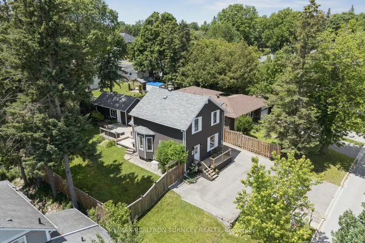 Mature .0145 Acre Fully Fenced Yard & 6 Parking