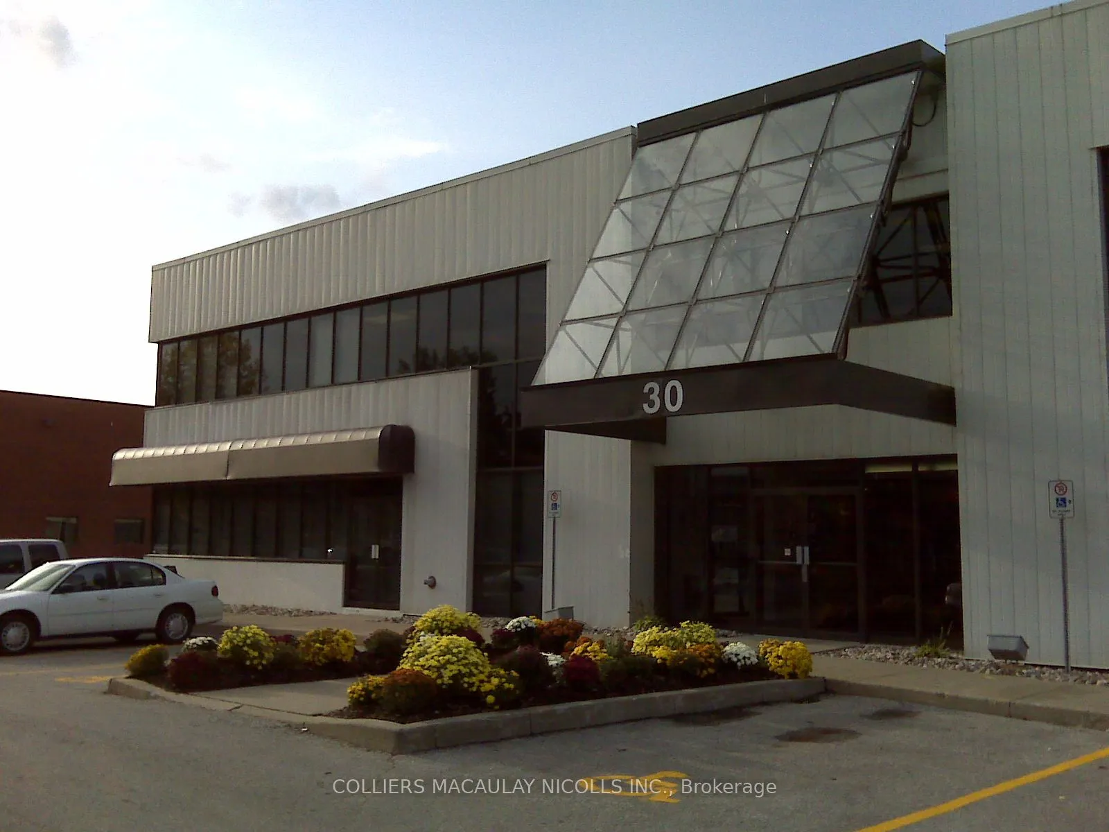 Office For Lease | N8121900