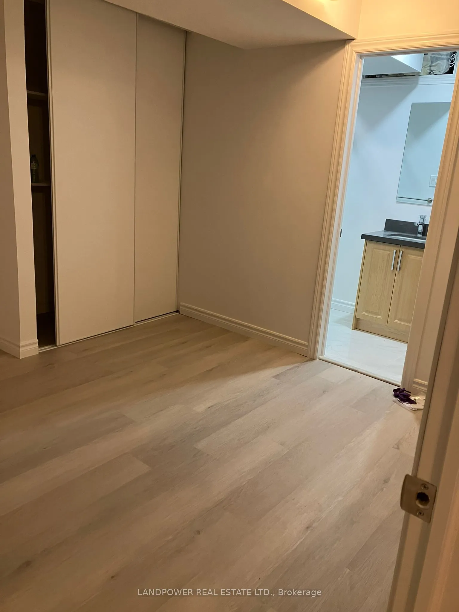 Room For Lease | N8190242