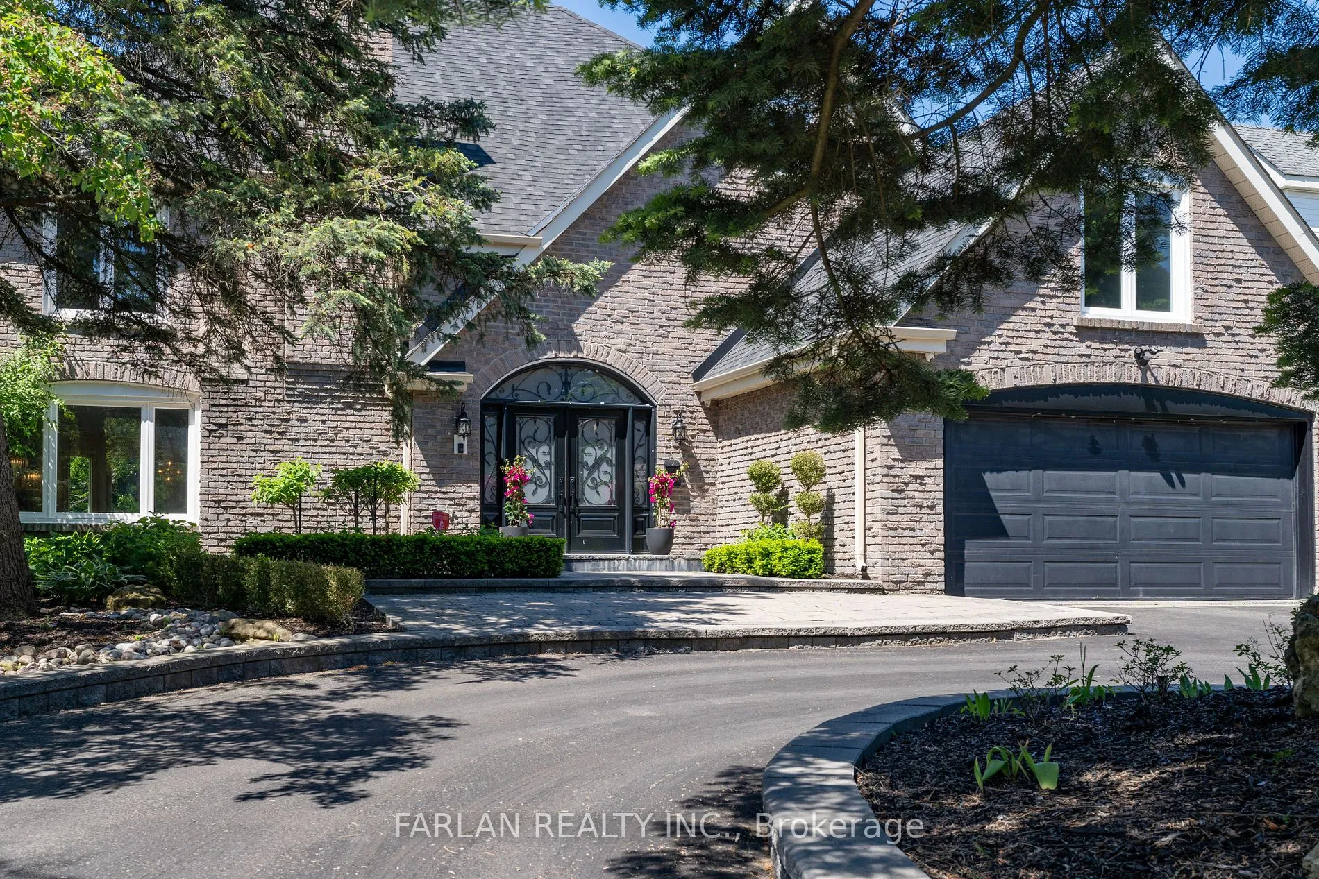 Detached Home For Sale | N9242518