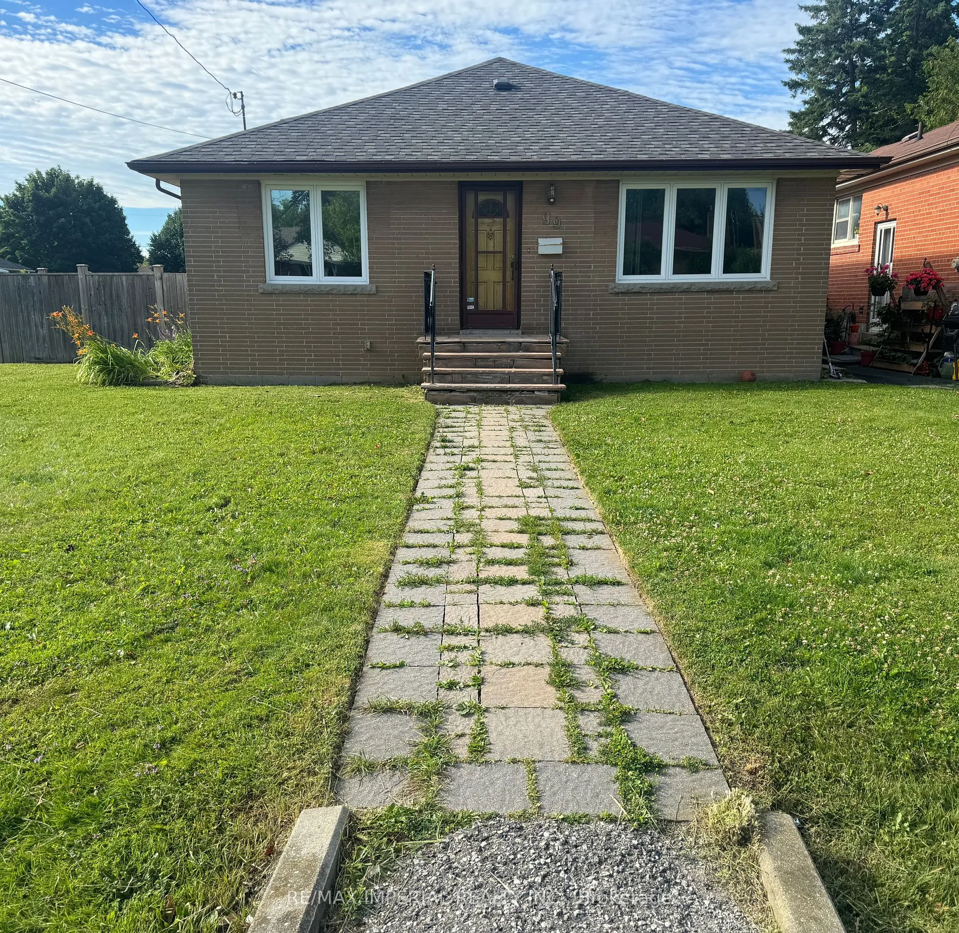 Detached Home For Lease | N9250381