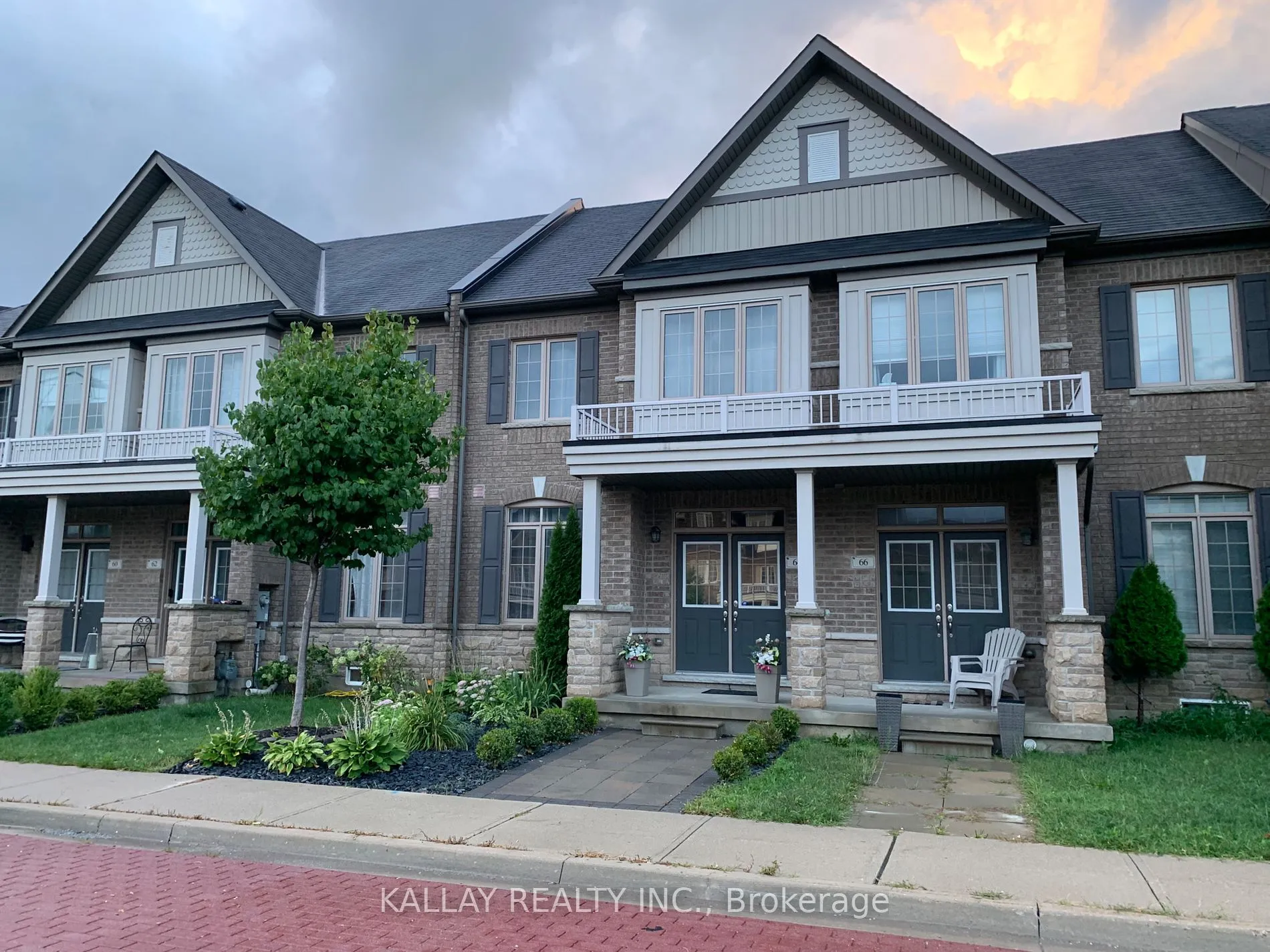 Condo Townhouse For Lease | N9259574