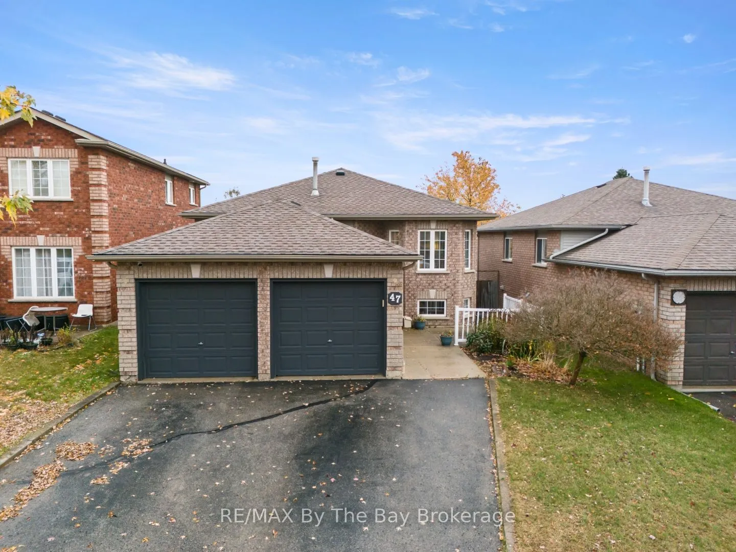 Detached Home For Sale | S10410577