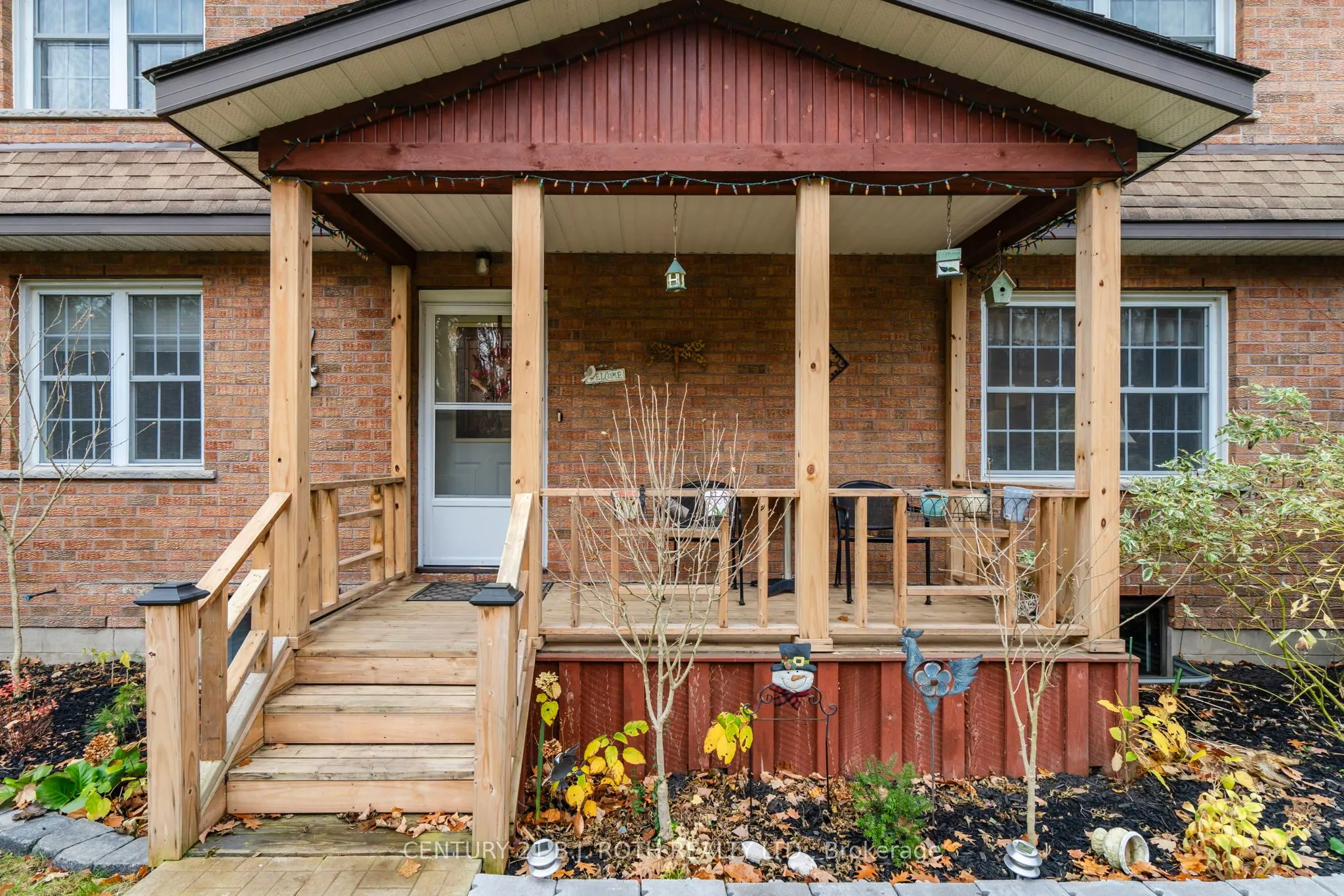 Detached Home For Sale | S10414983