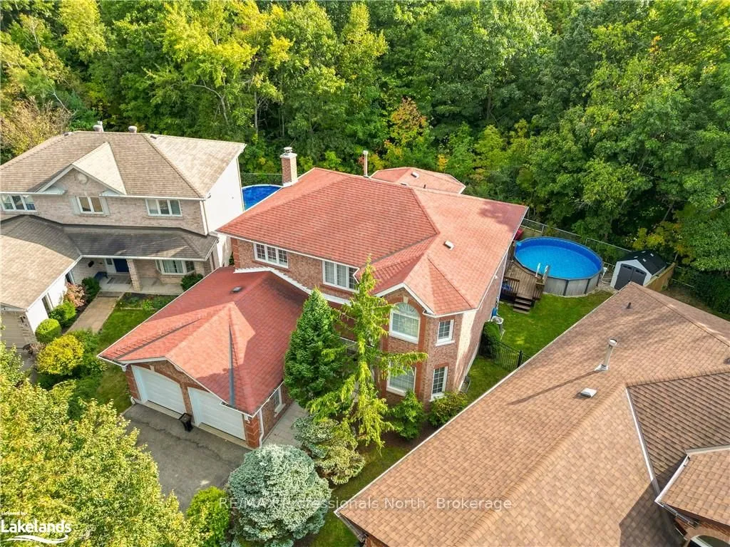 Detached Home For Sale | S10417725