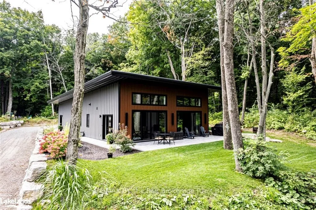 Detached Home For Sale | S10435584