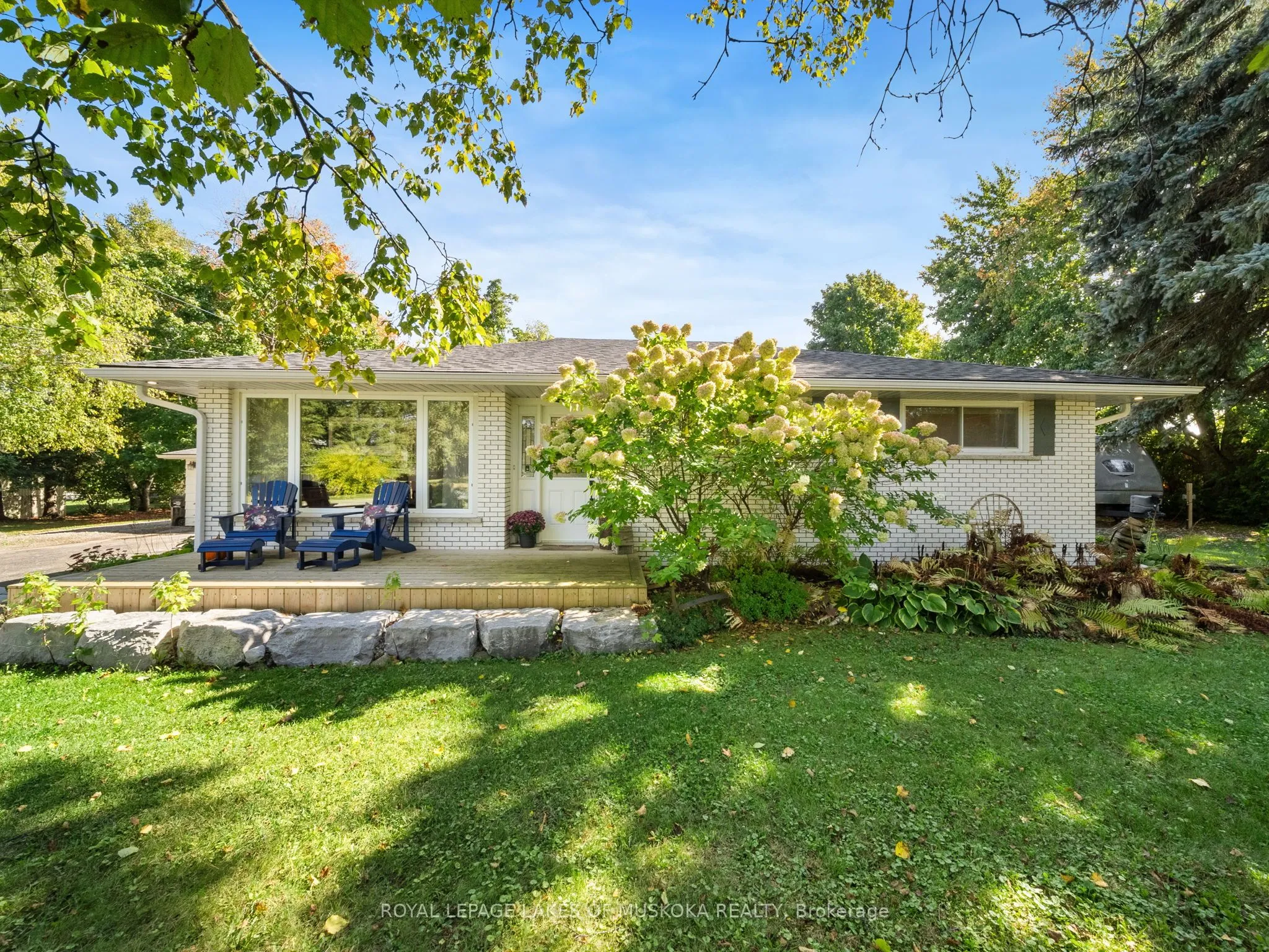 Detached Home For Sale | S11047310